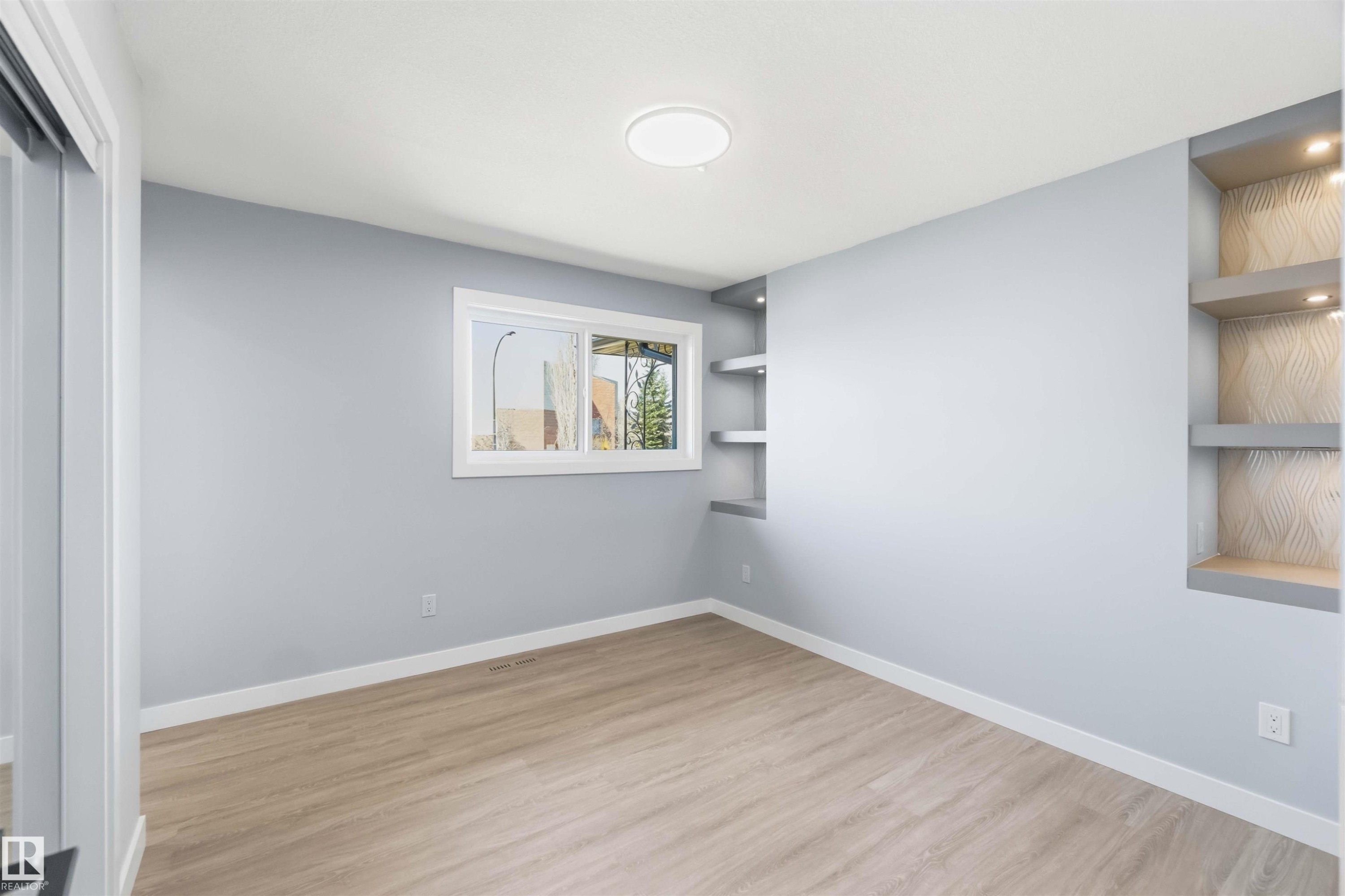 8736 66 Avenue Nw, Edmonton, AB - Indoor Photo Showing Other Room