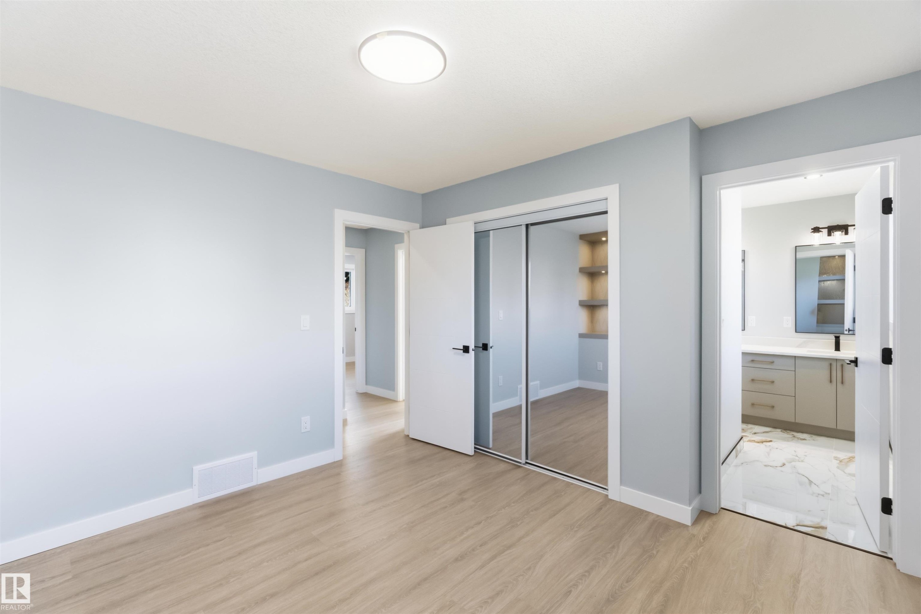 8736 66 Avenue Nw, Edmonton, AB - Indoor Photo Showing Other Room