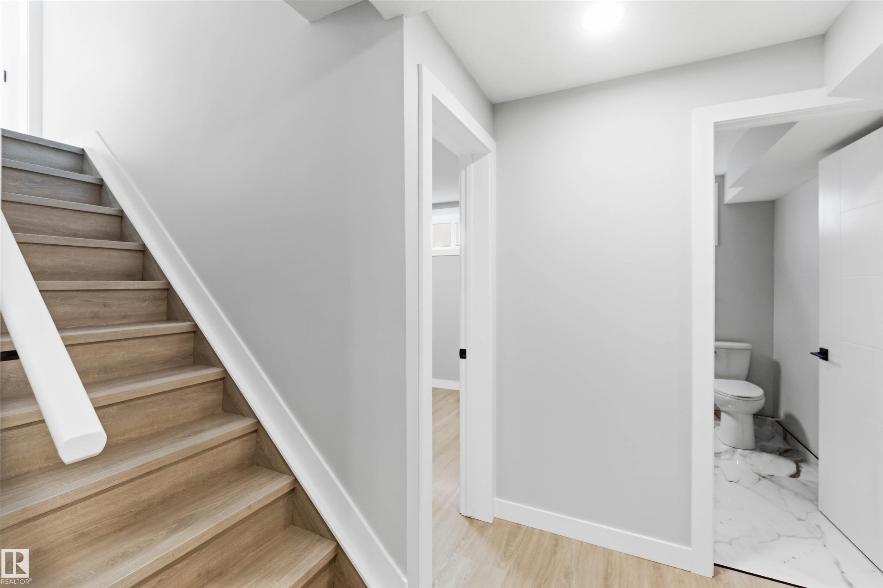 8736 66 Avenue Nw, Edmonton, AB - Indoor Photo Showing Other Room
