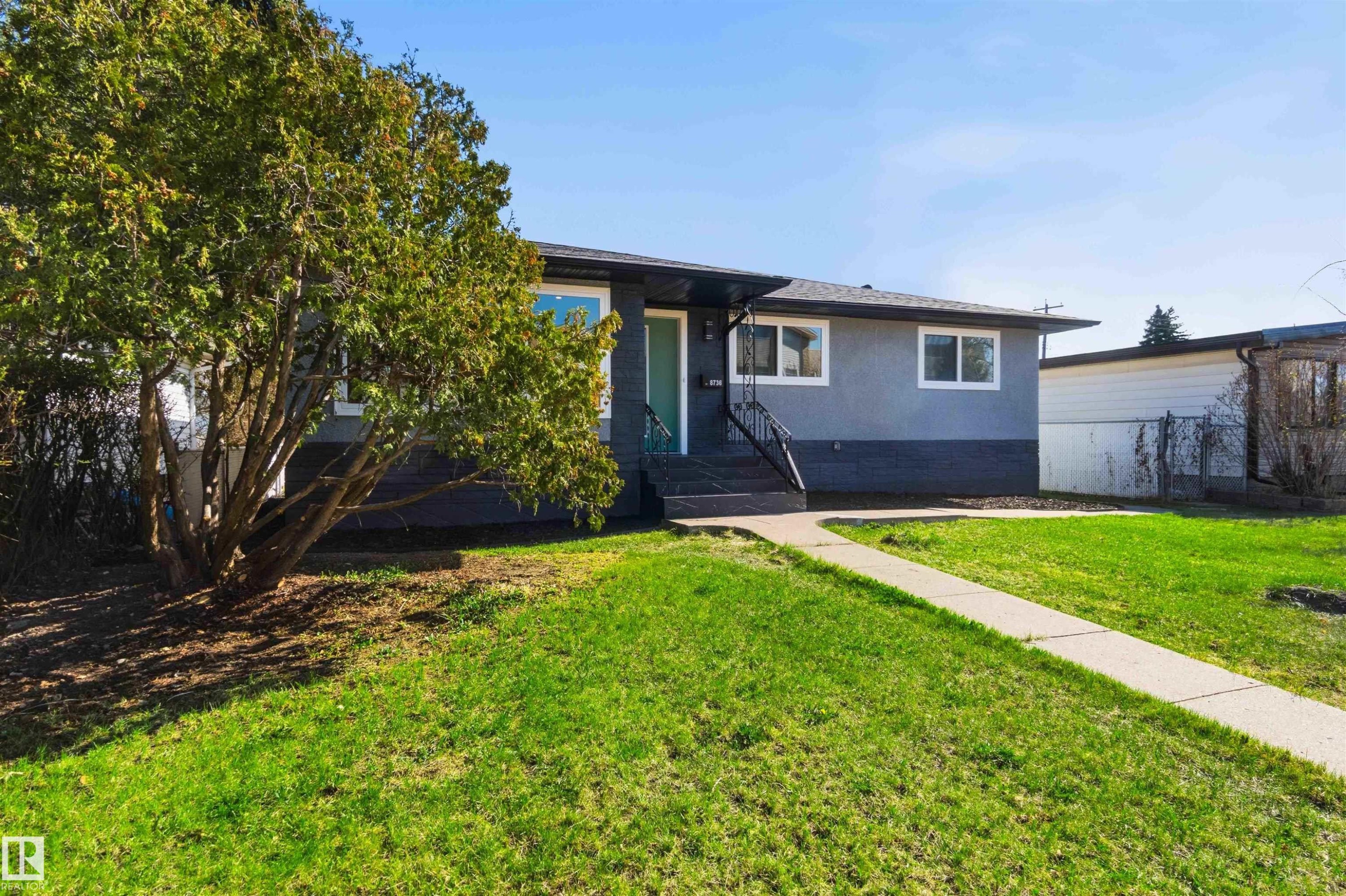 8736 66 Avenue Nw, Edmonton, AB - Outdoor