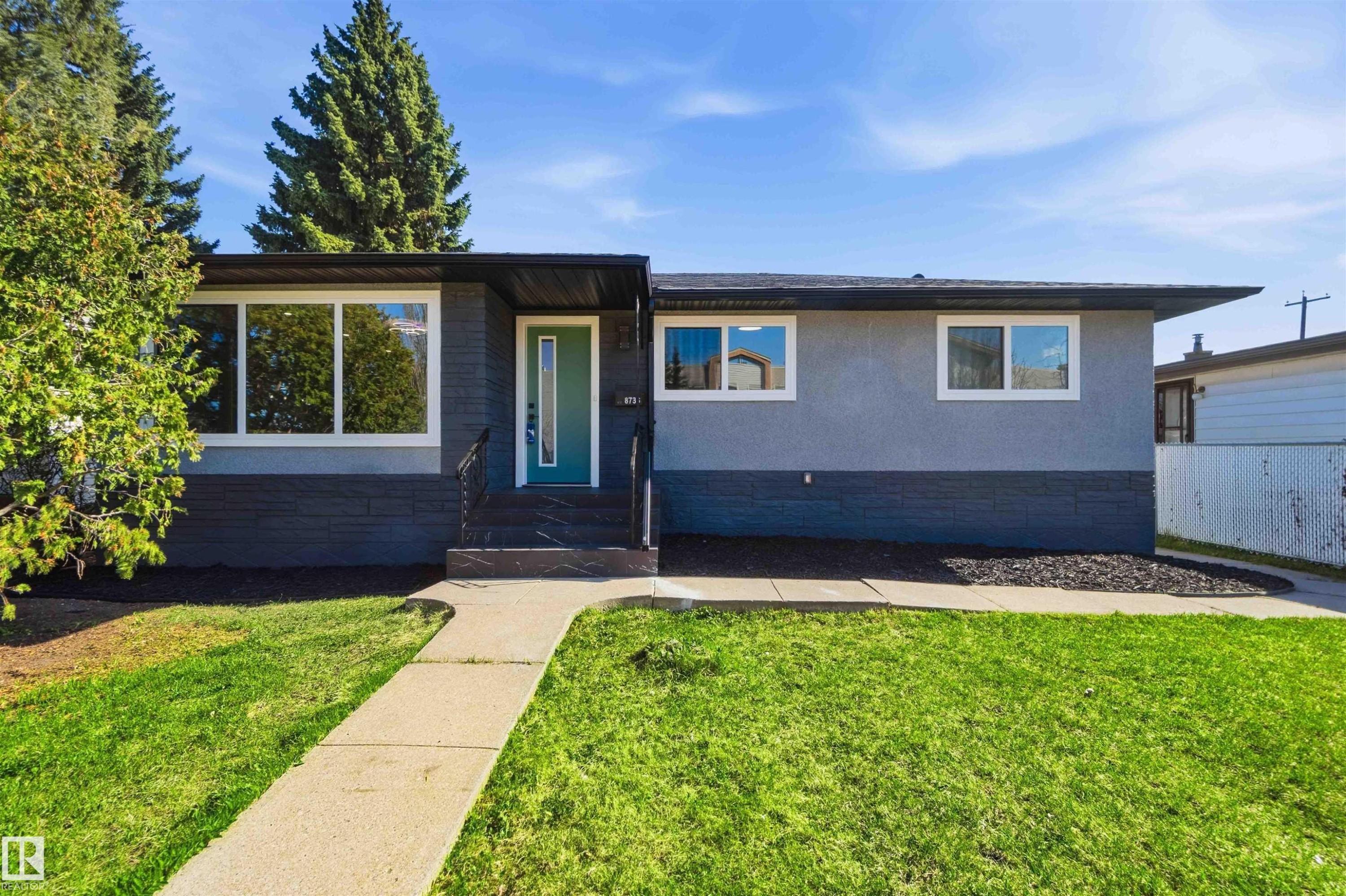 8736 66 Avenue Nw, Edmonton, AB - Outdoor
