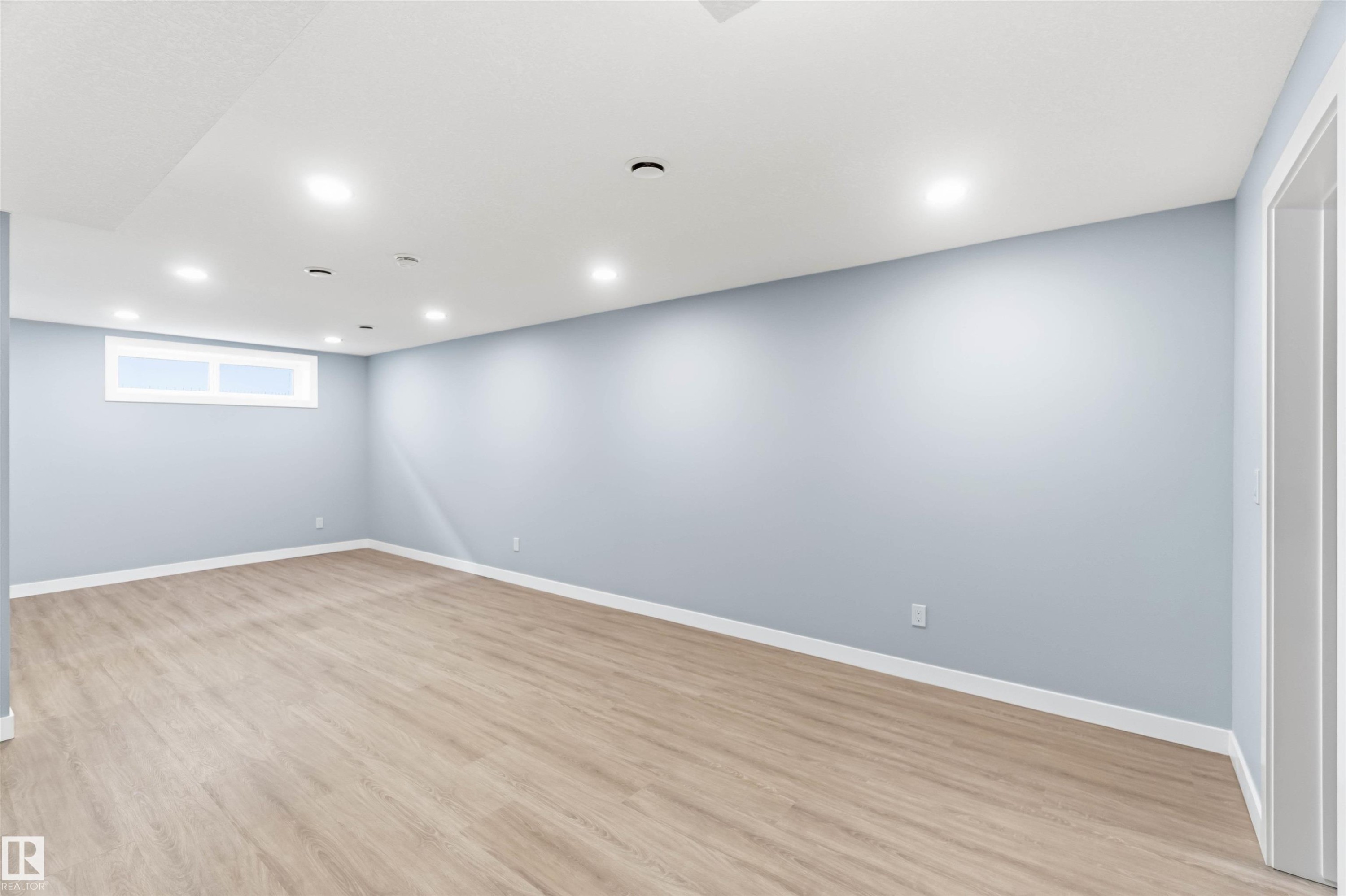 8736 66 Avenue Nw, Edmonton, AB - Indoor Photo Showing Other Room