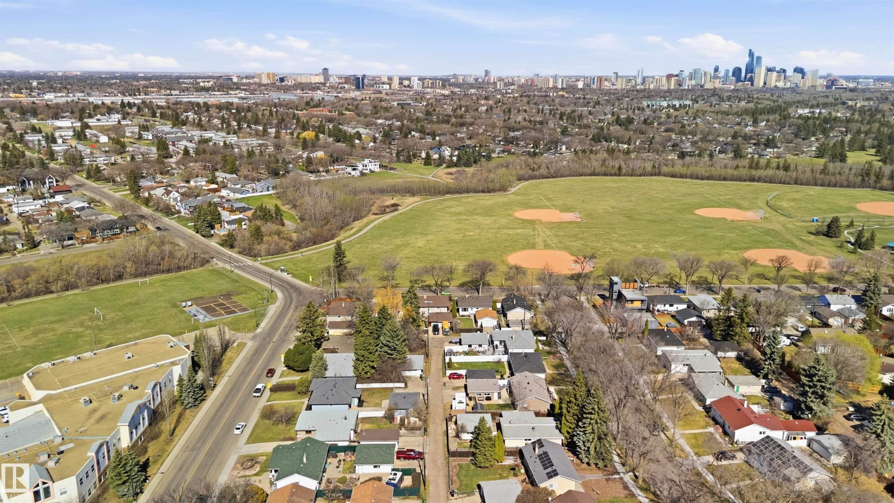 8736 66 Avenue Nw, Edmonton, AB - Outdoor With View