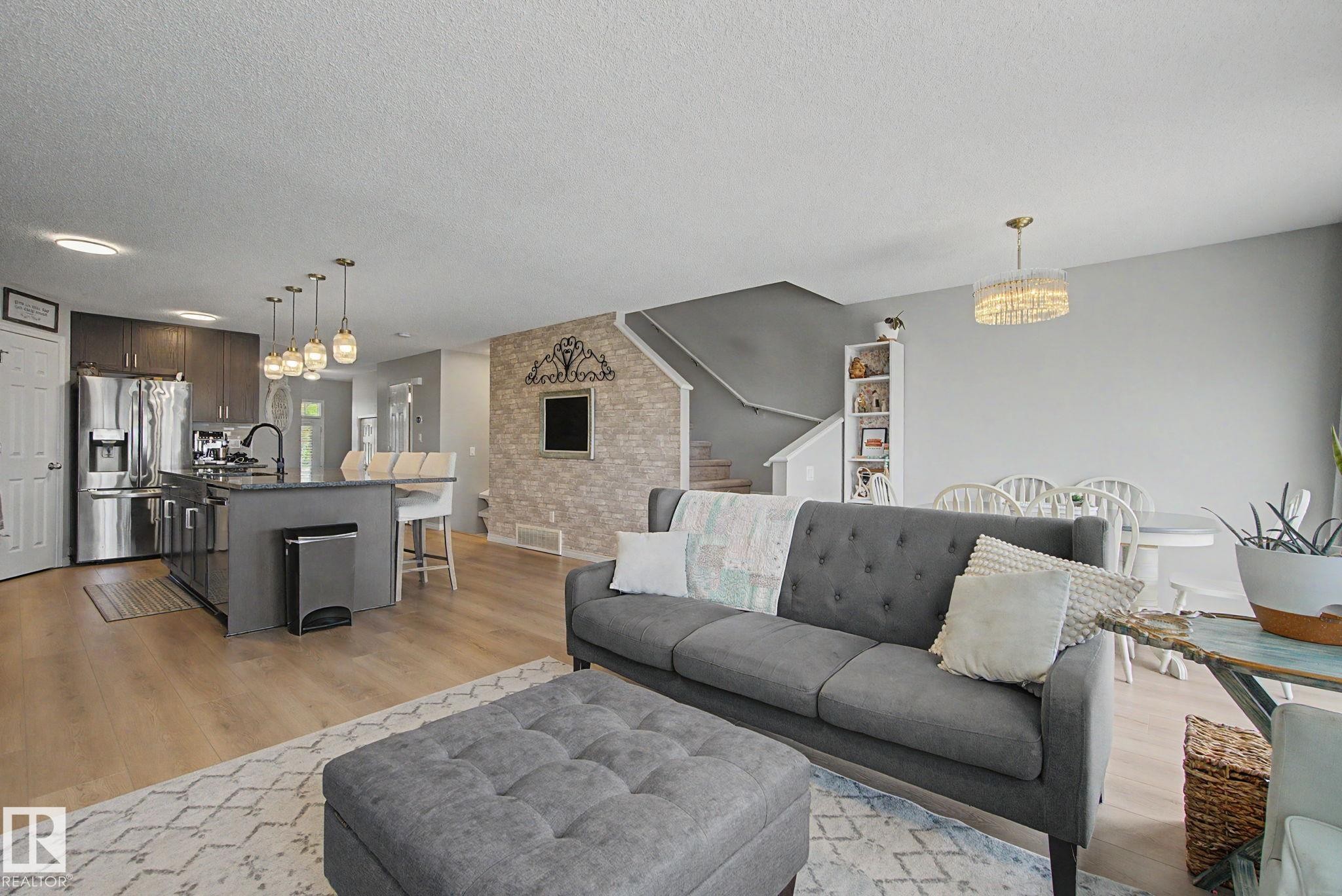 2326 74 Street, Edmonton, AB