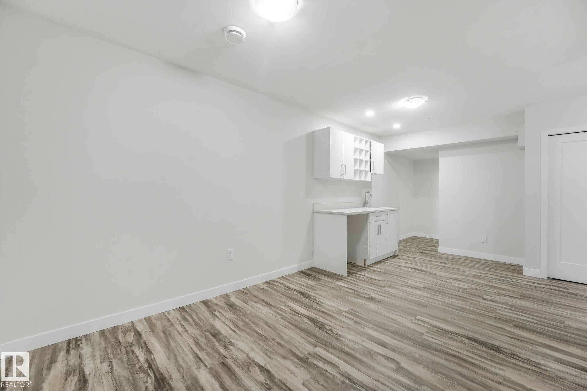 16619 14 Avenue, Edmonton, AB