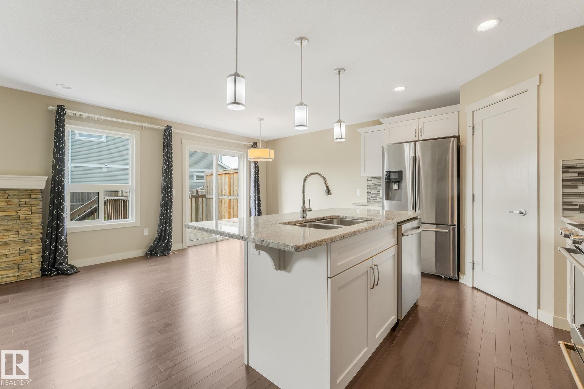 16619 14 Avenue, Edmonton, AB