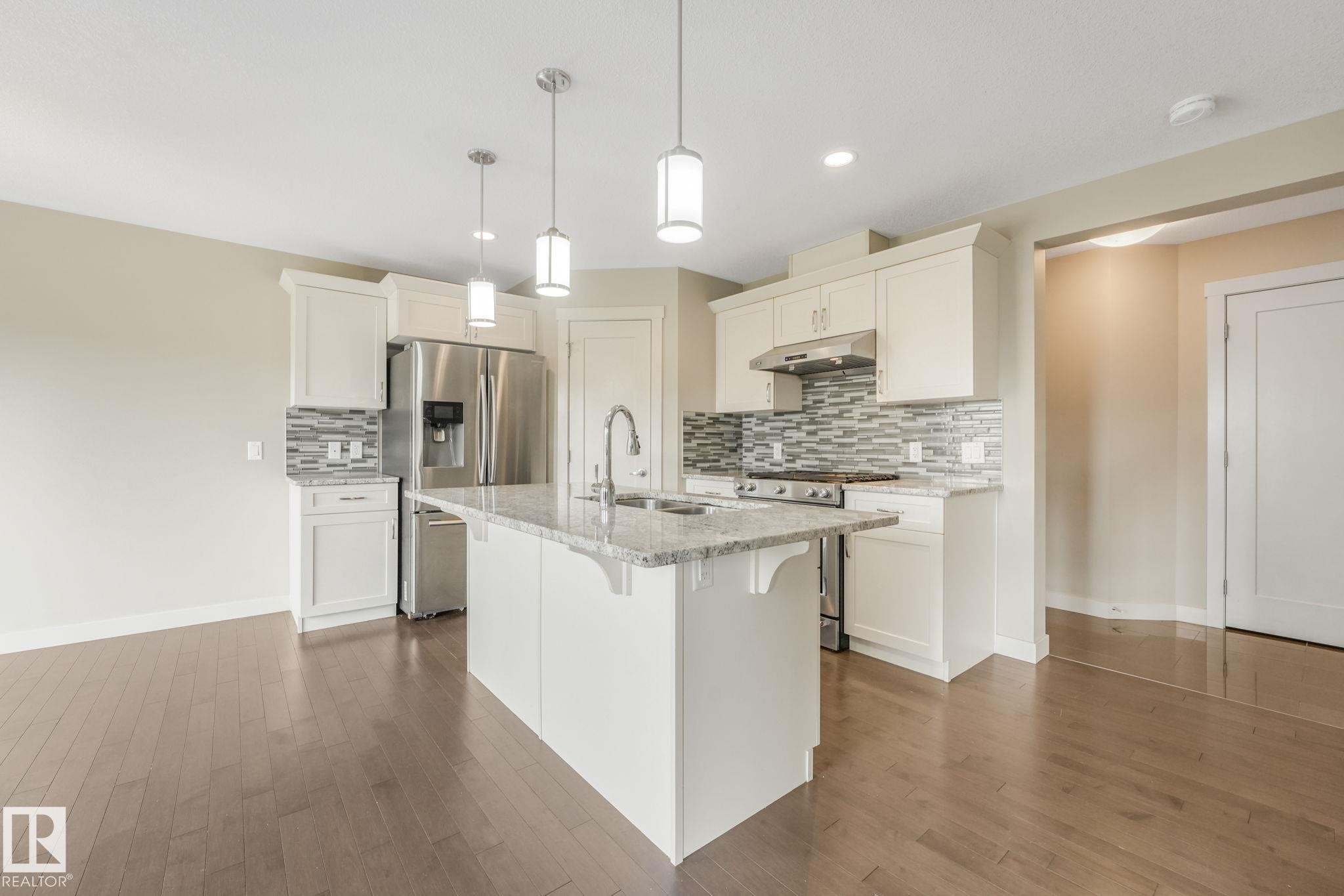 16619 14 Avenue, Edmonton, AB