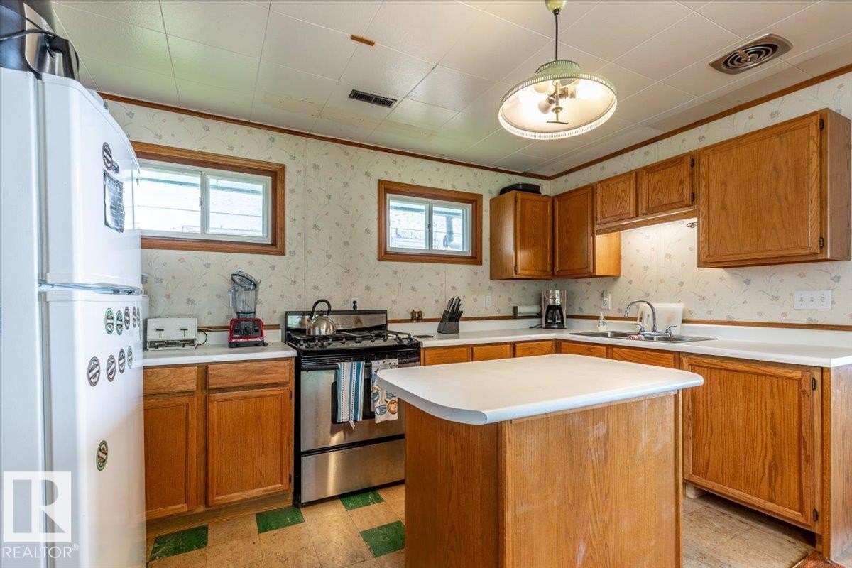59 Beach Ave, Rural Leduc County, AB