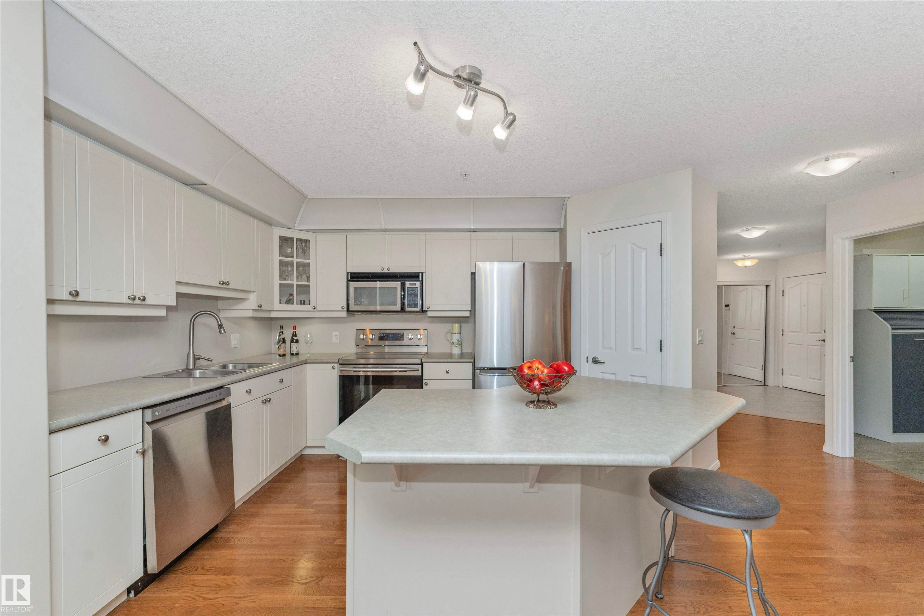 Kitchen - #130 9008 99 Av Nw Nw, Edmonton, AB