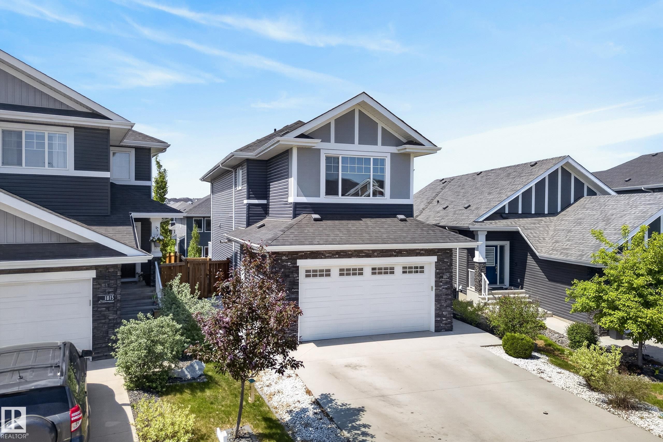 1817 Tanager Close, Edmonton, AB - Outdoor With Facade