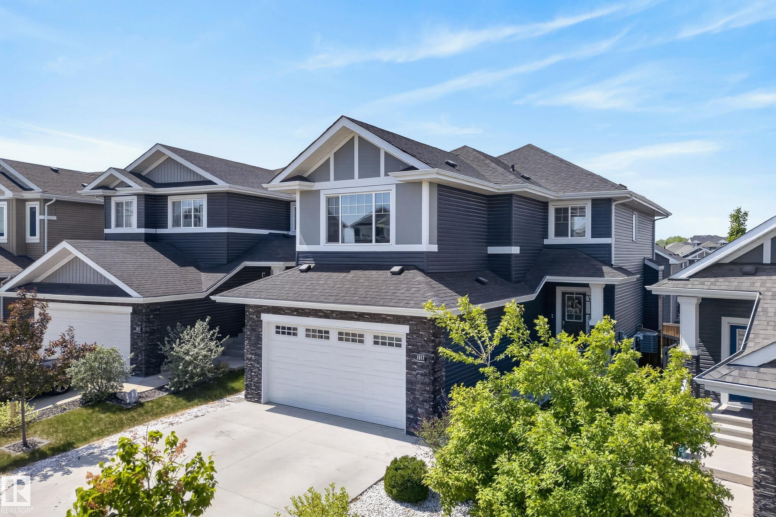 1817 Tanager Close, Edmonton, AB - Outdoor With Facade