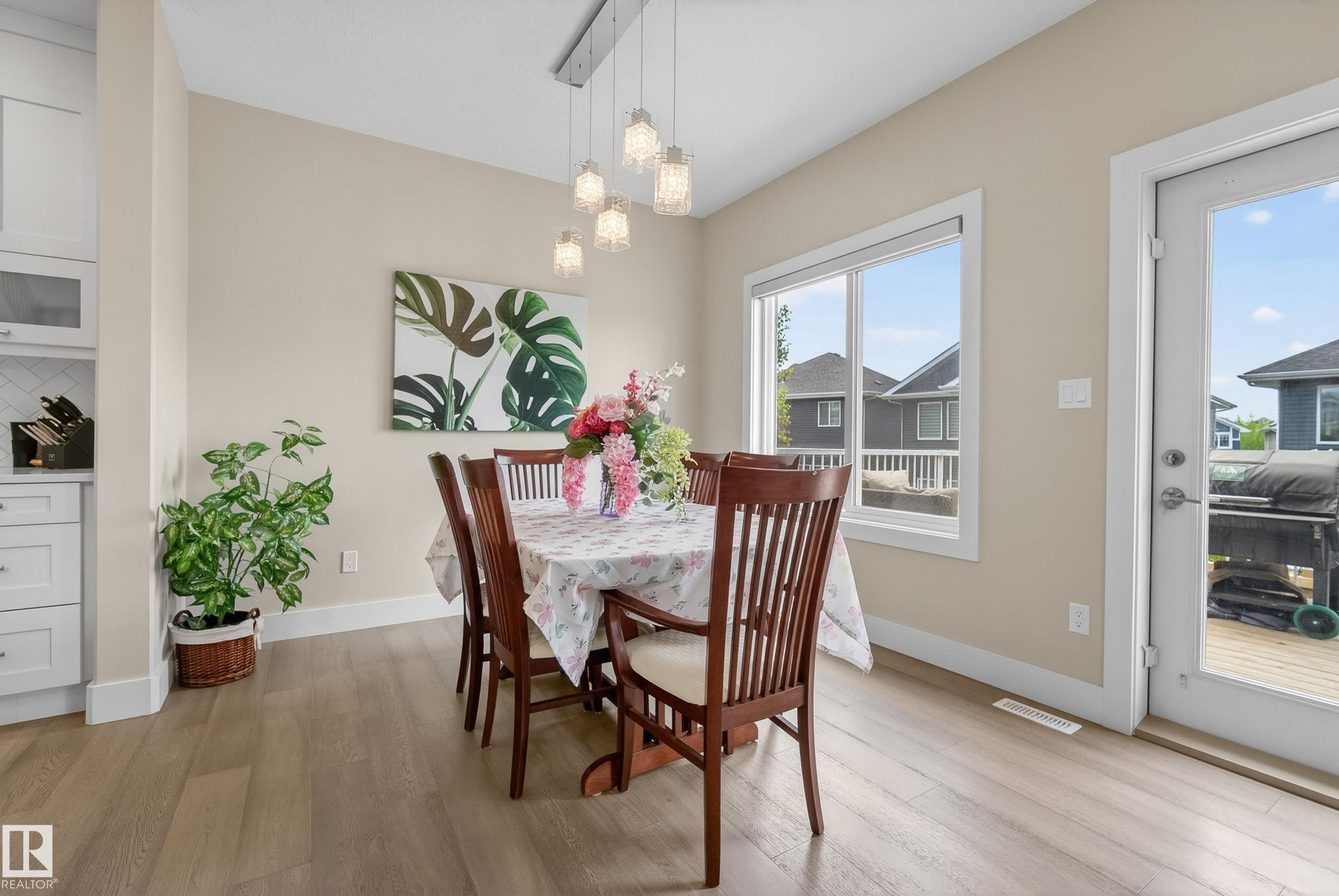 1817 Tanager Close, Edmonton, AB - Indoor Photo Showing Dining Room