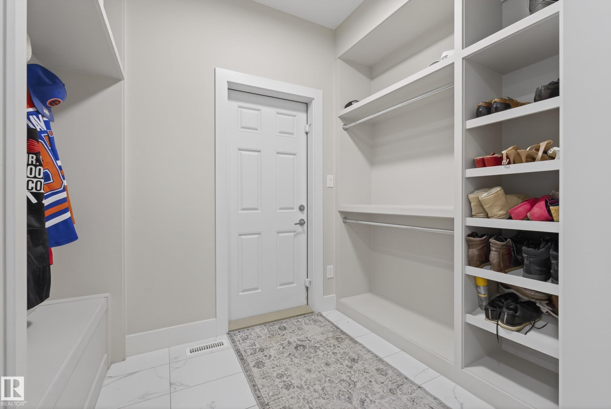 1817 Tanager Close, Edmonton, AB - Indoor With Storage