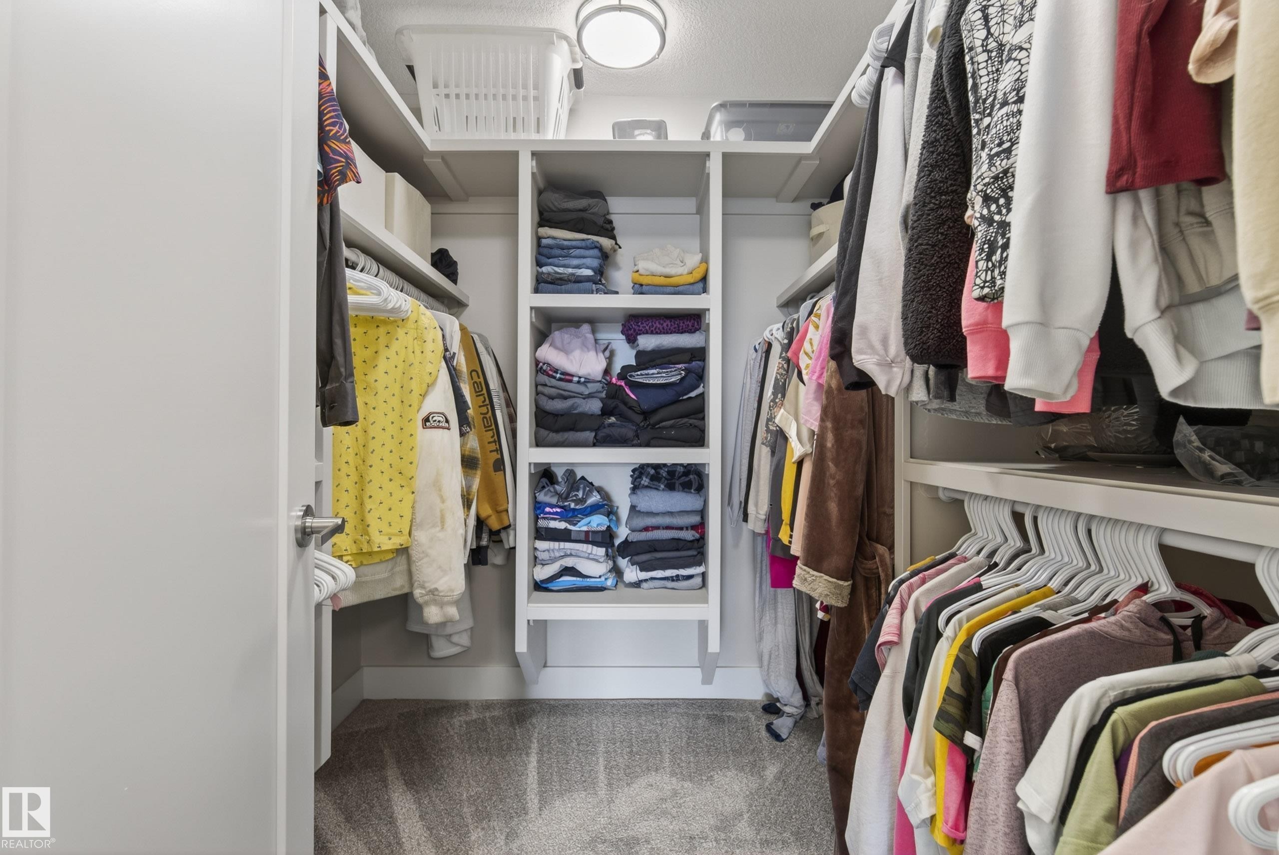 1817 Tanager Close, Edmonton, AB - Indoor With Storage