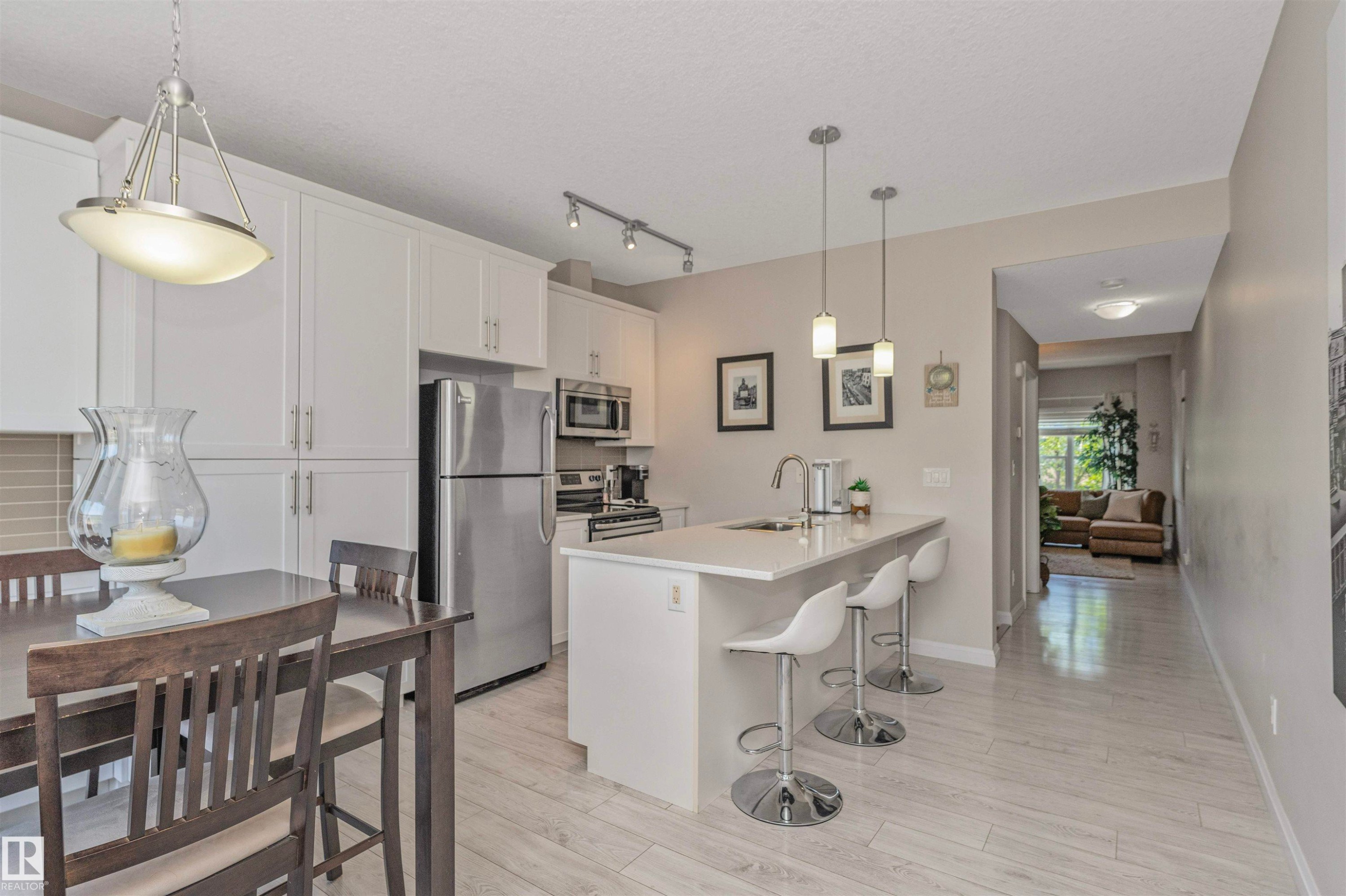 #43 3710 Allan Dr Sw, Edmonton, AB - Indoor