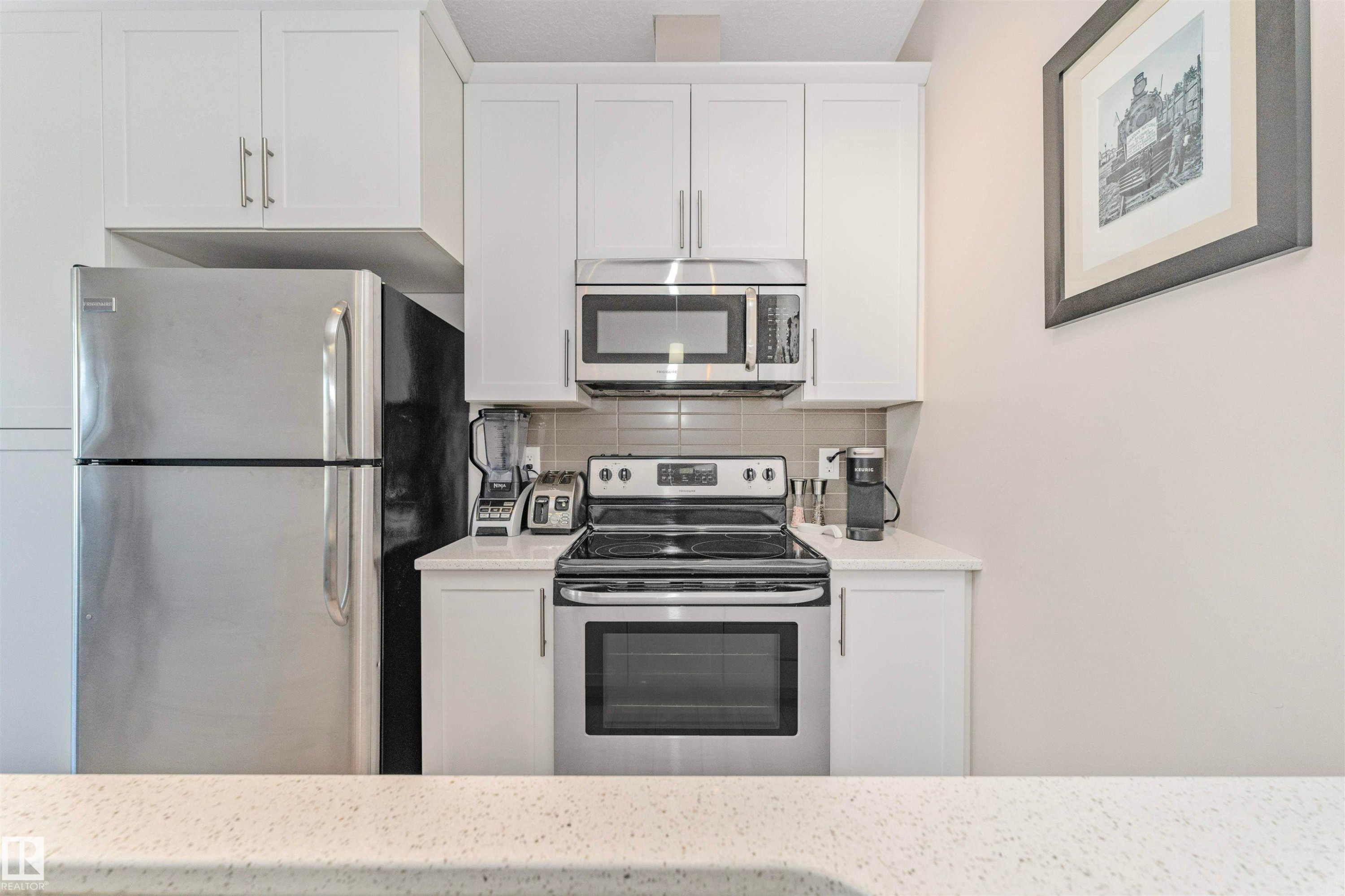 #43 3710 Allan Dr Sw, Edmonton, AB - Indoor Photo Showing Kitchen