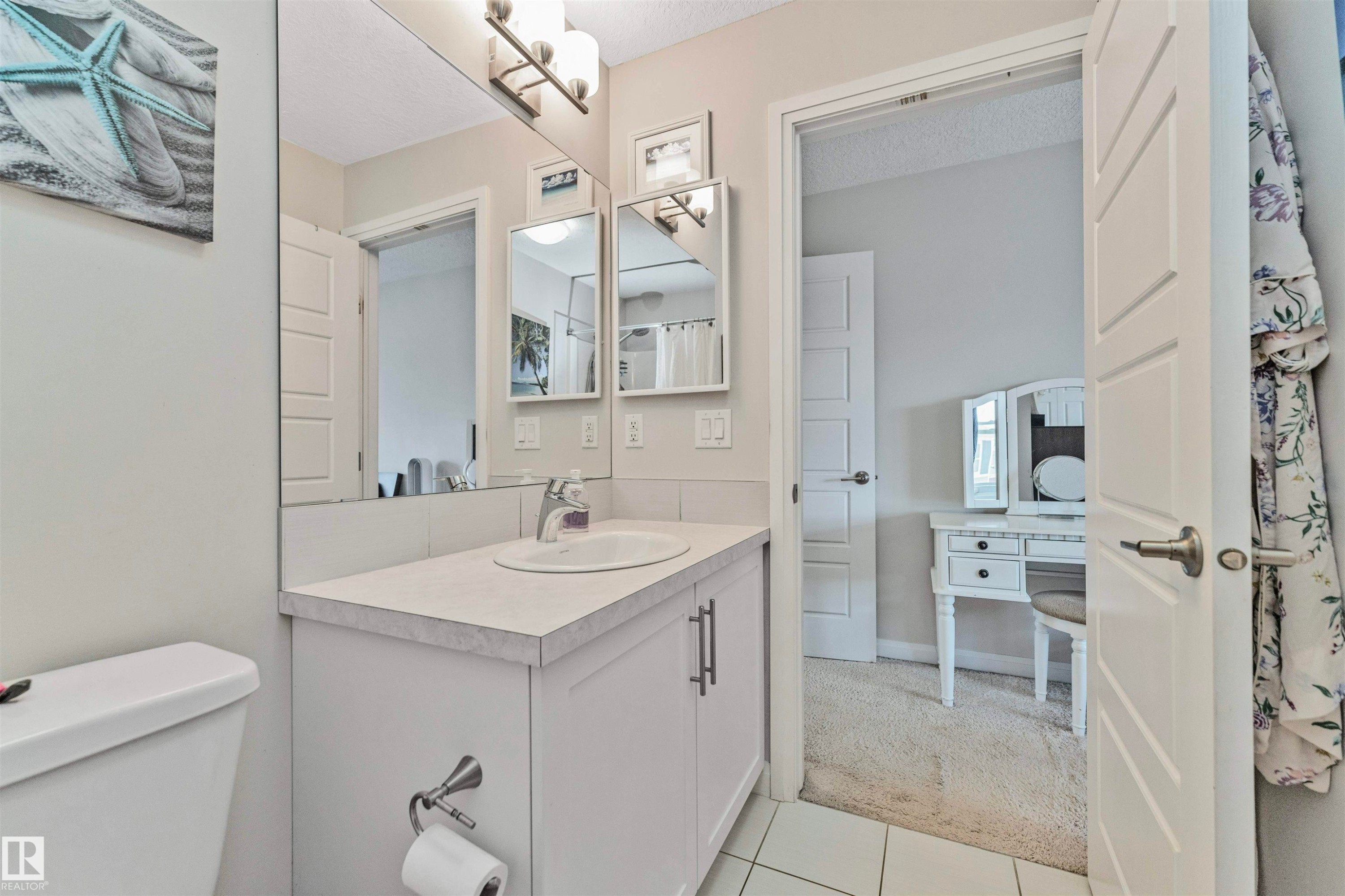 #43 3710 Allan Dr Sw, Edmonton, AB - Indoor Photo Showing Bathroom