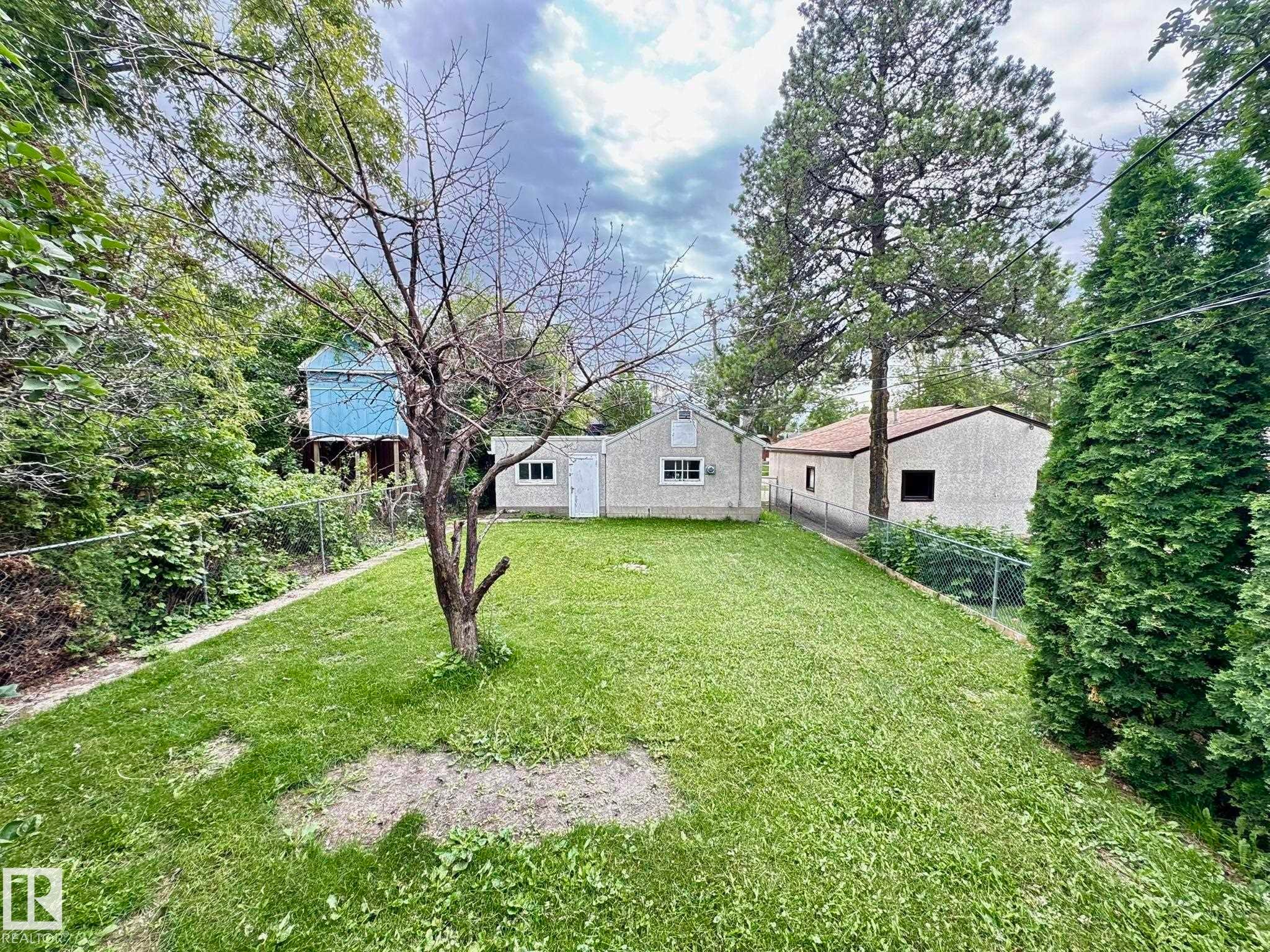 9513 88 Avenue, Edmonton, AB