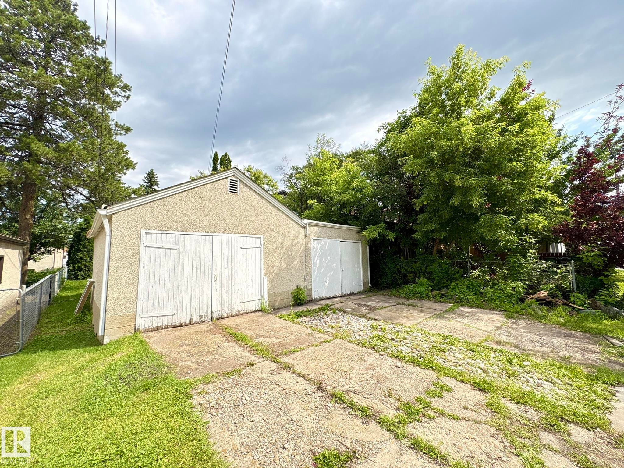 9513 88 Avenue, Edmonton, AB