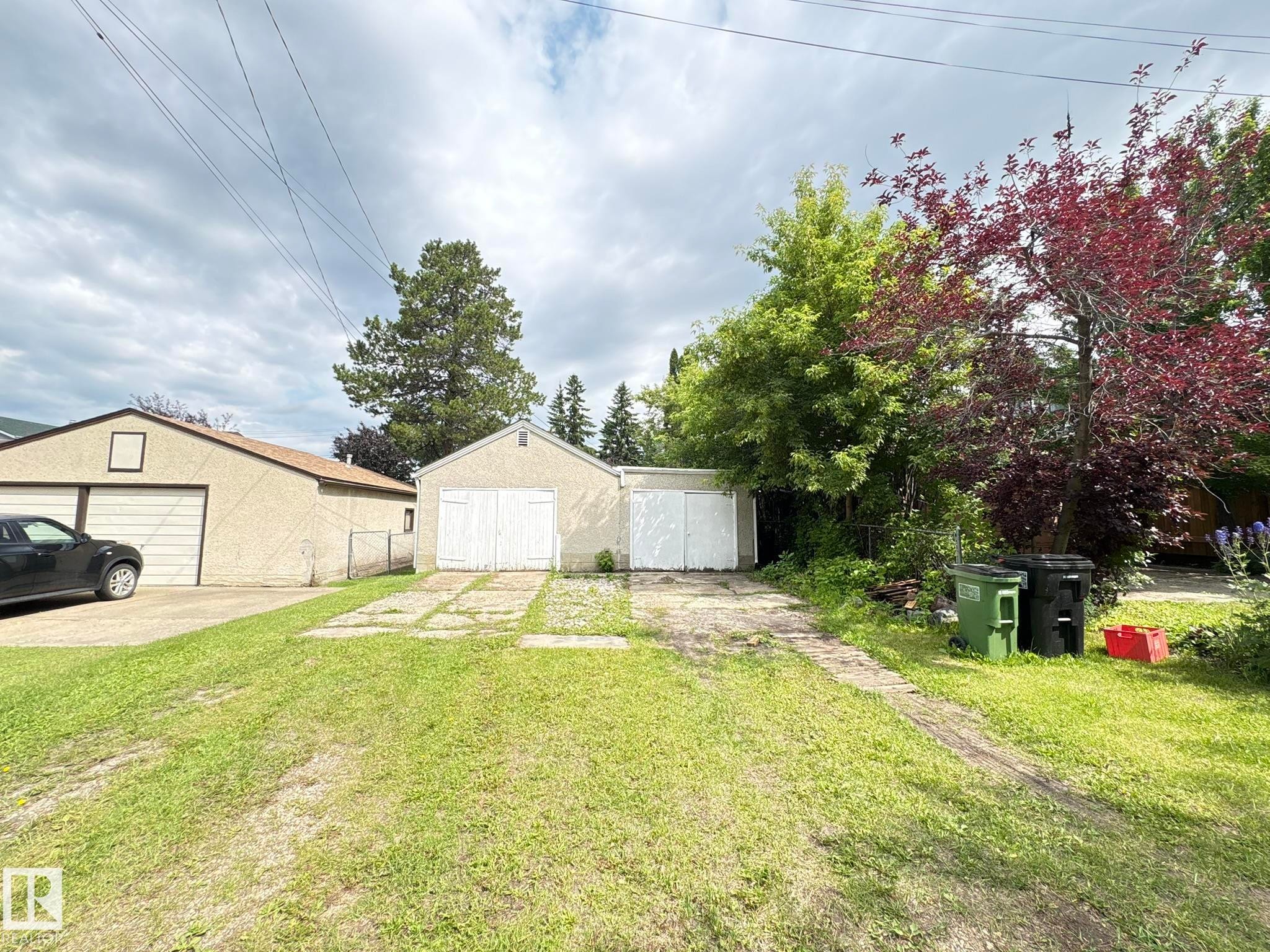 9513 88 Avenue, Edmonton, AB
