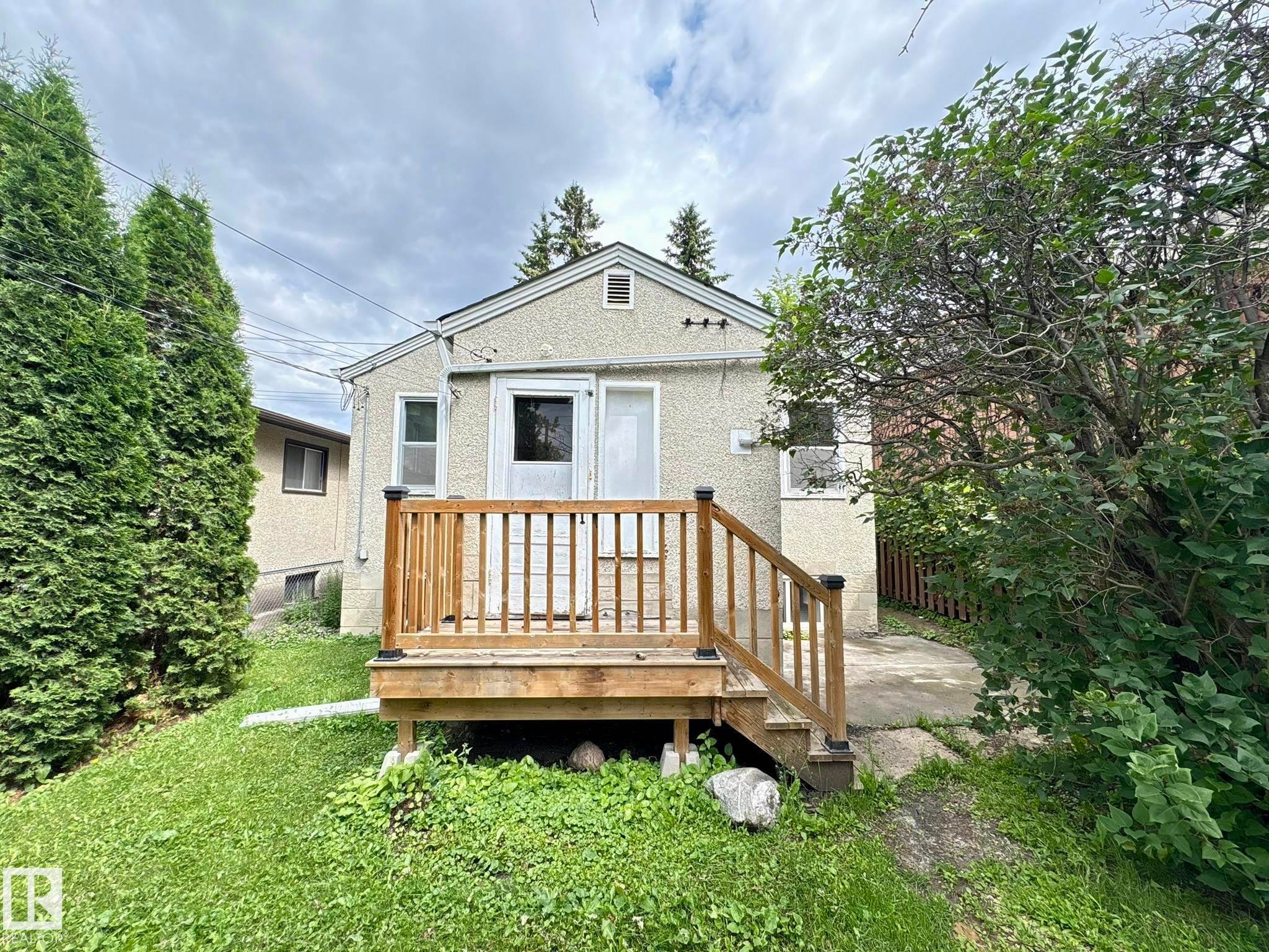 9513 88 Avenue, Edmonton, AB