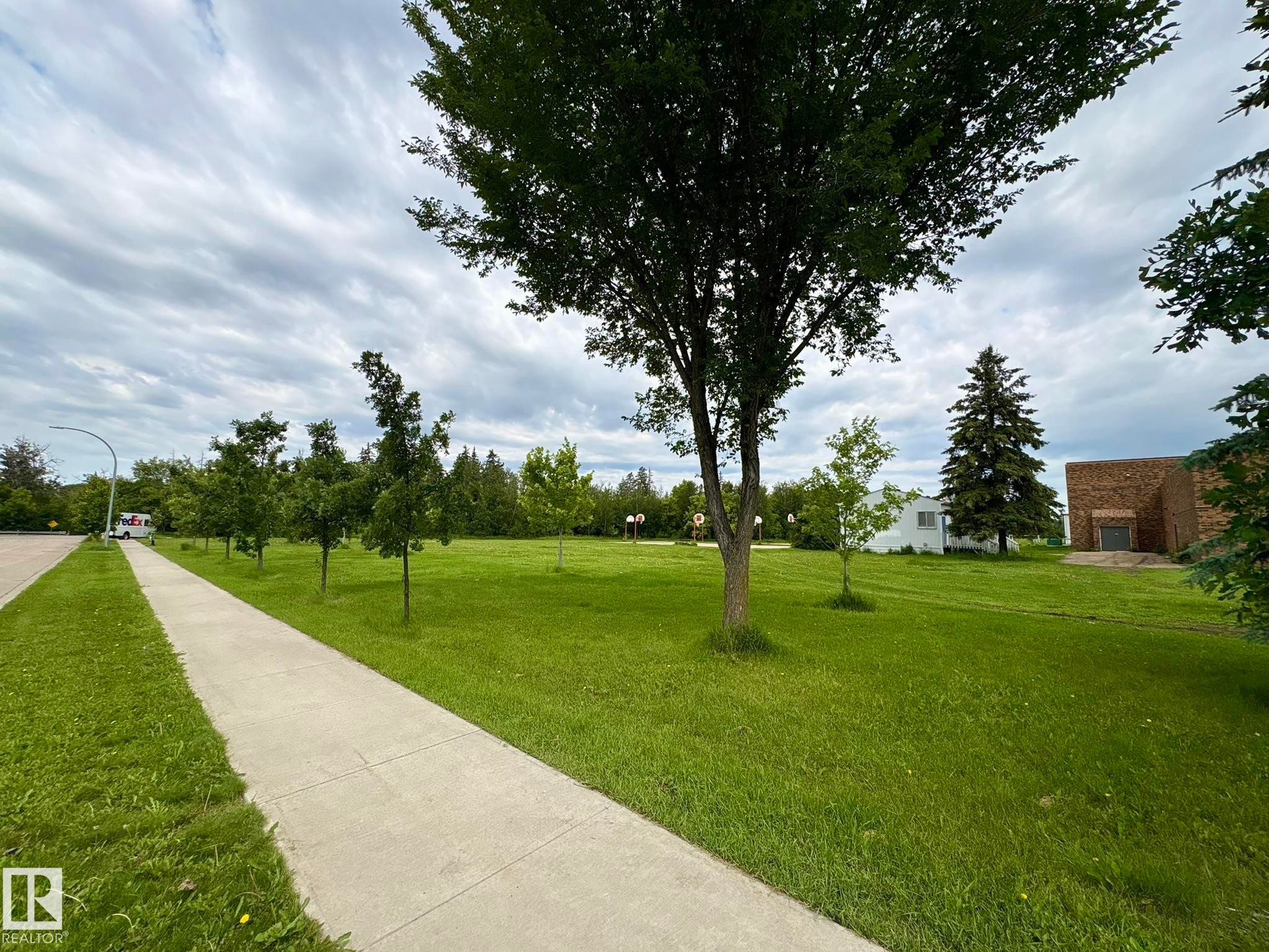 9513 88 Avenue, Edmonton, AB