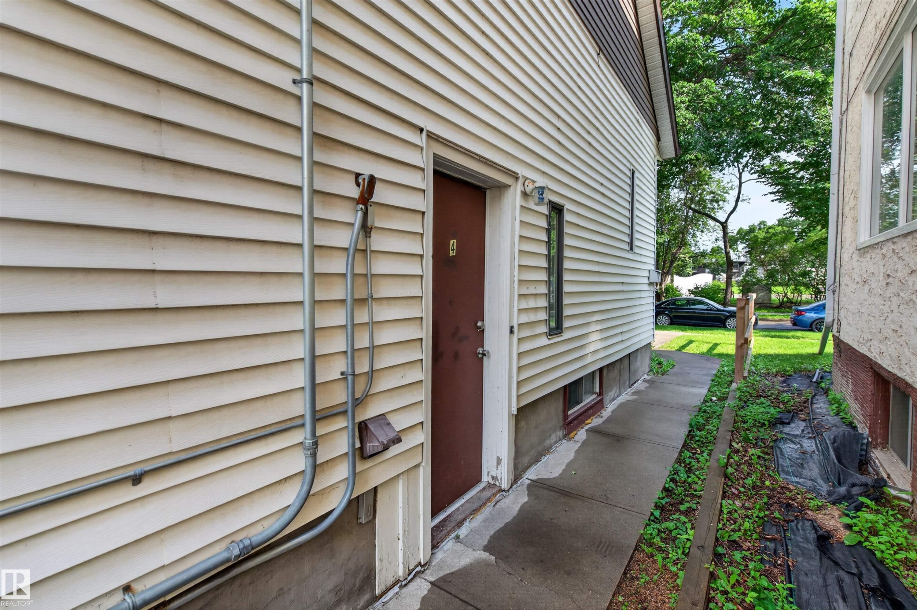 10831 80 Avenue Nw, Edmonton, AB - Outdoor