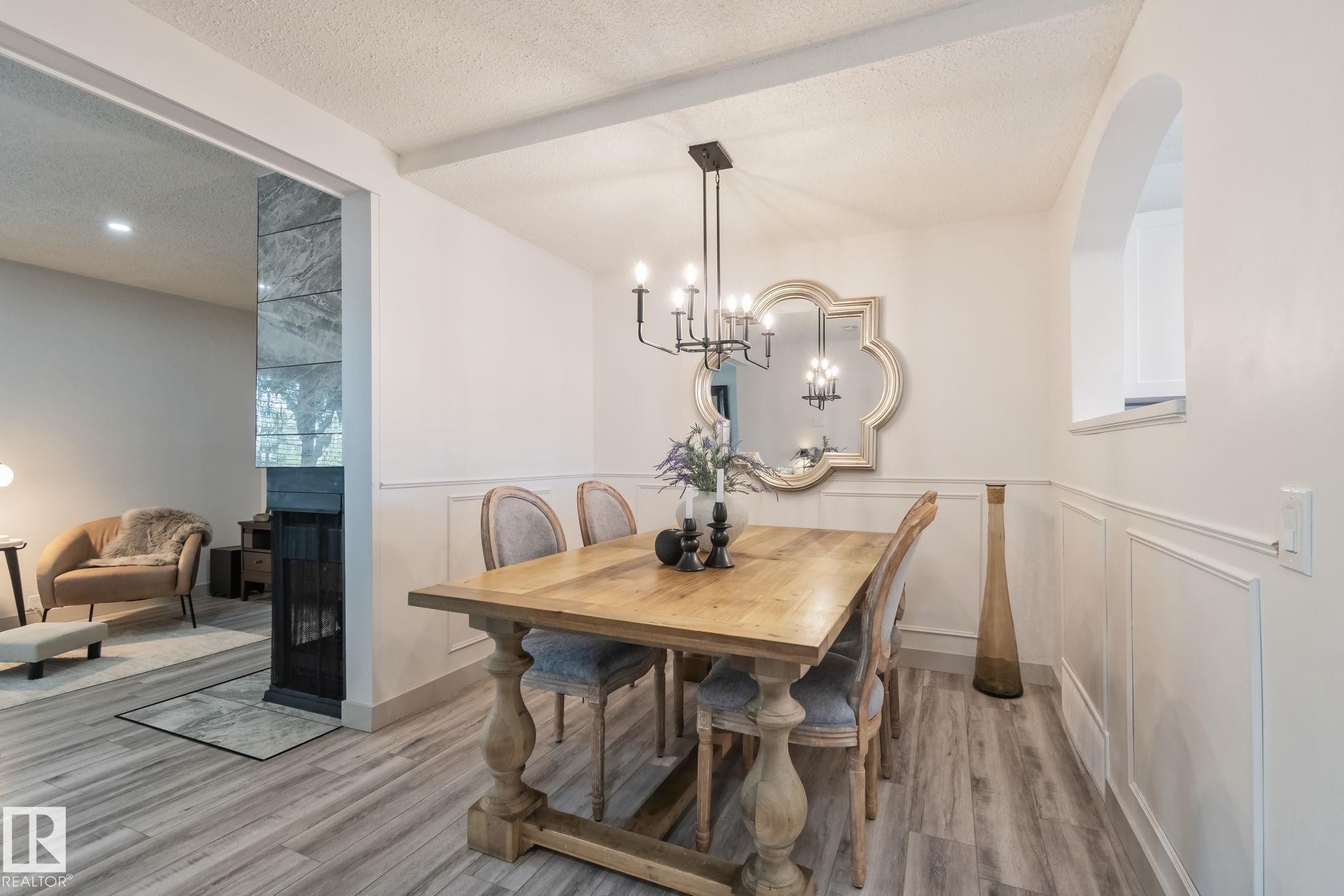 15 Grandin Wood(S), St. Albert, AB - Indoor Photo Showing Dining Room