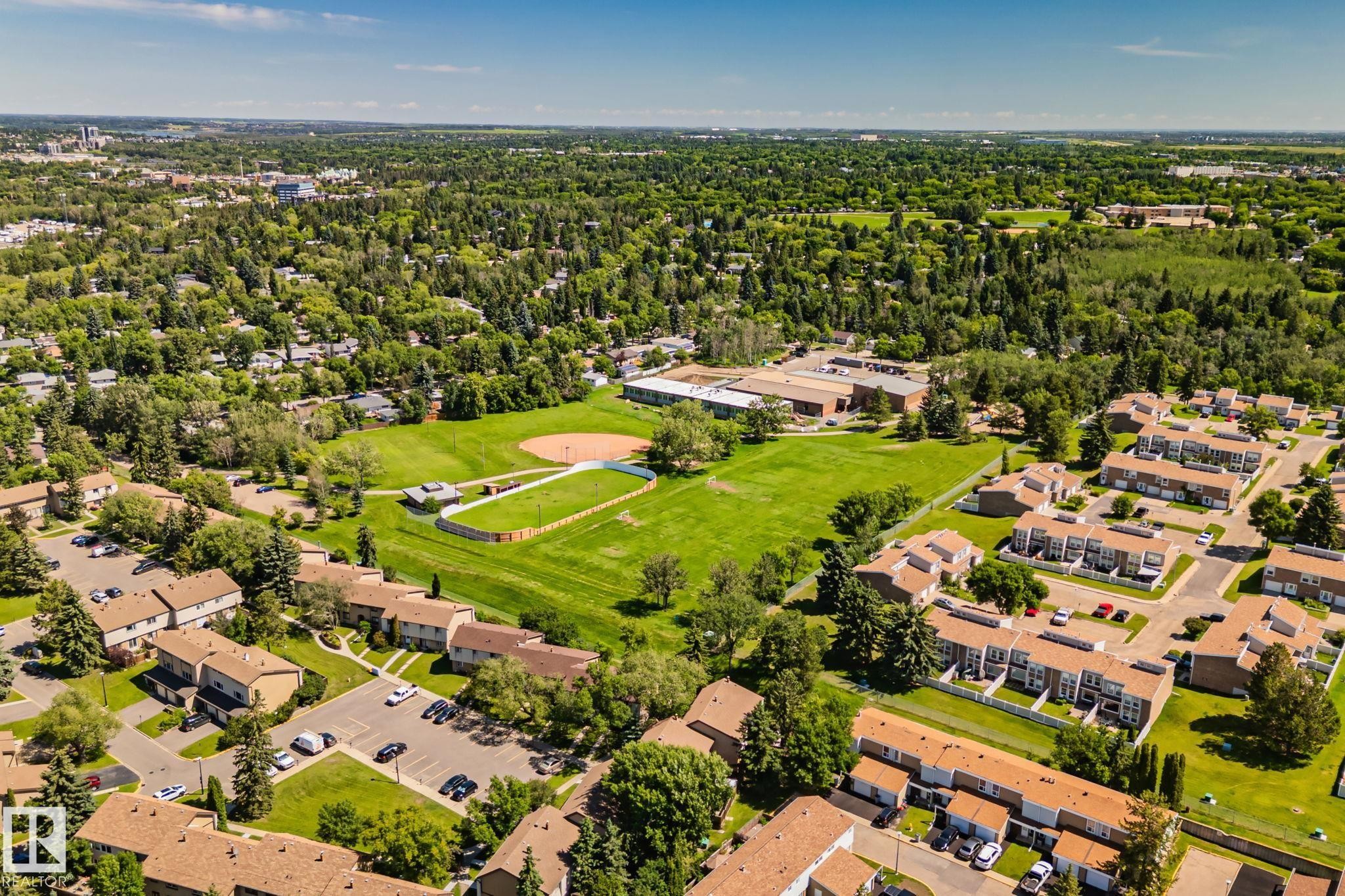 15 Grandin Wood(S), St. Albert, AB - Outdoor With View