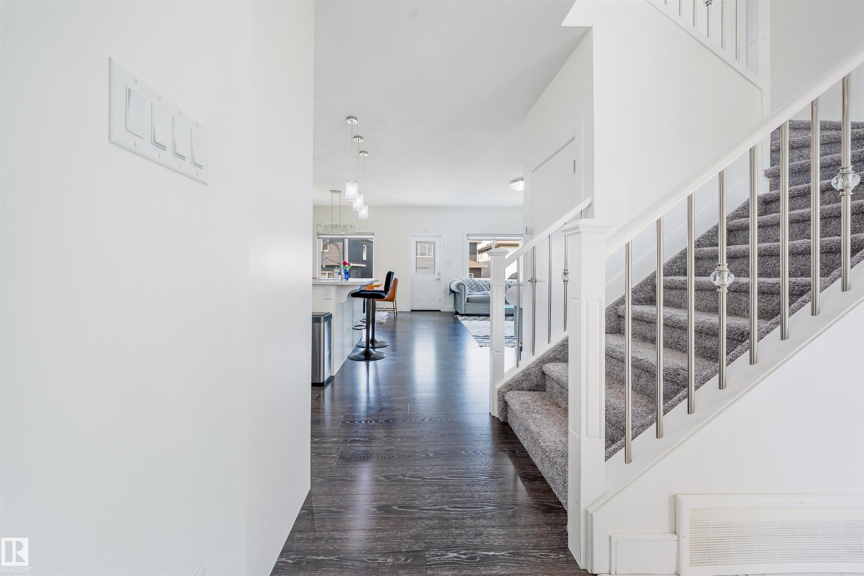 2630 16A Ave Nw, Edmonton, AB
