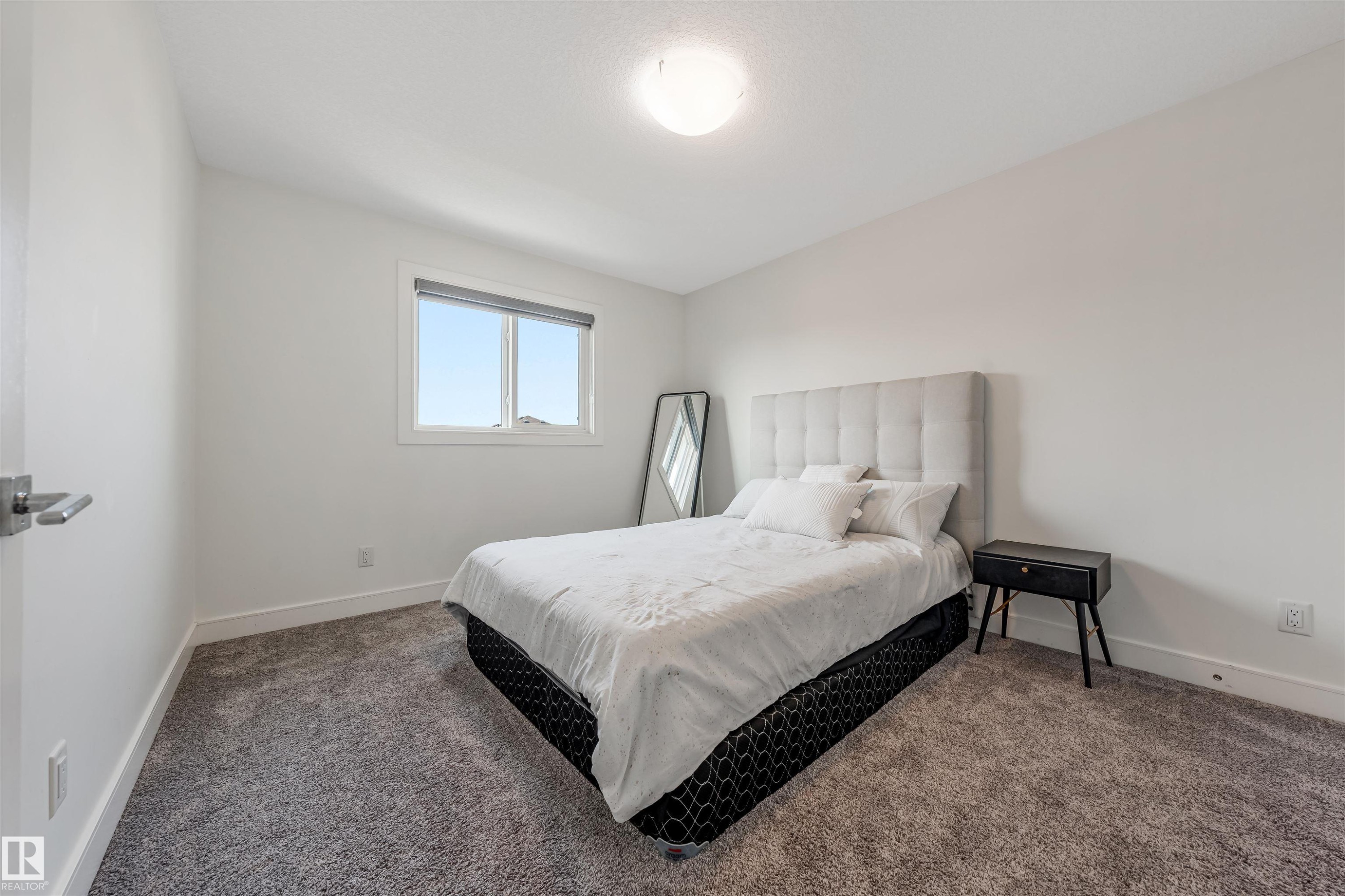 2630 16A Ave Nw, Edmonton, AB
