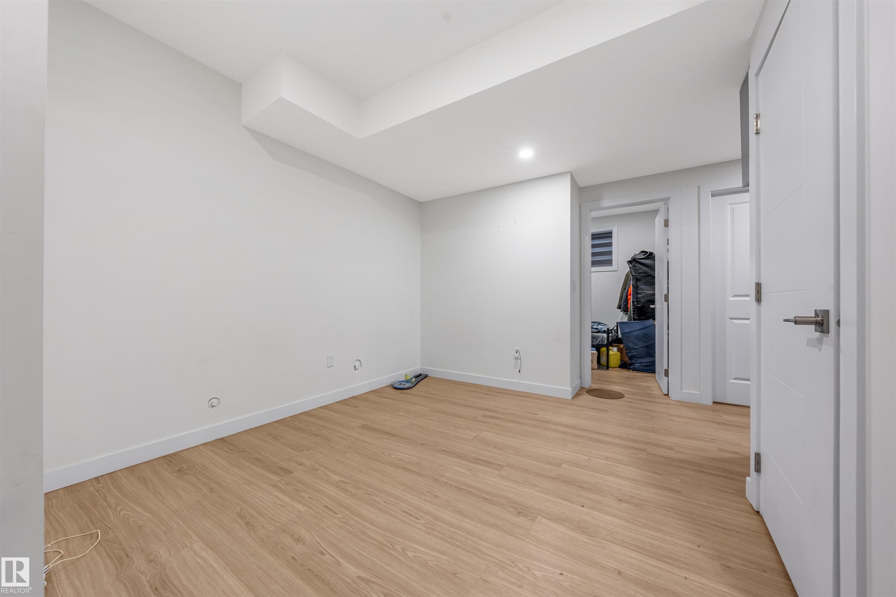 2630 16A Ave Nw, Edmonton, AB