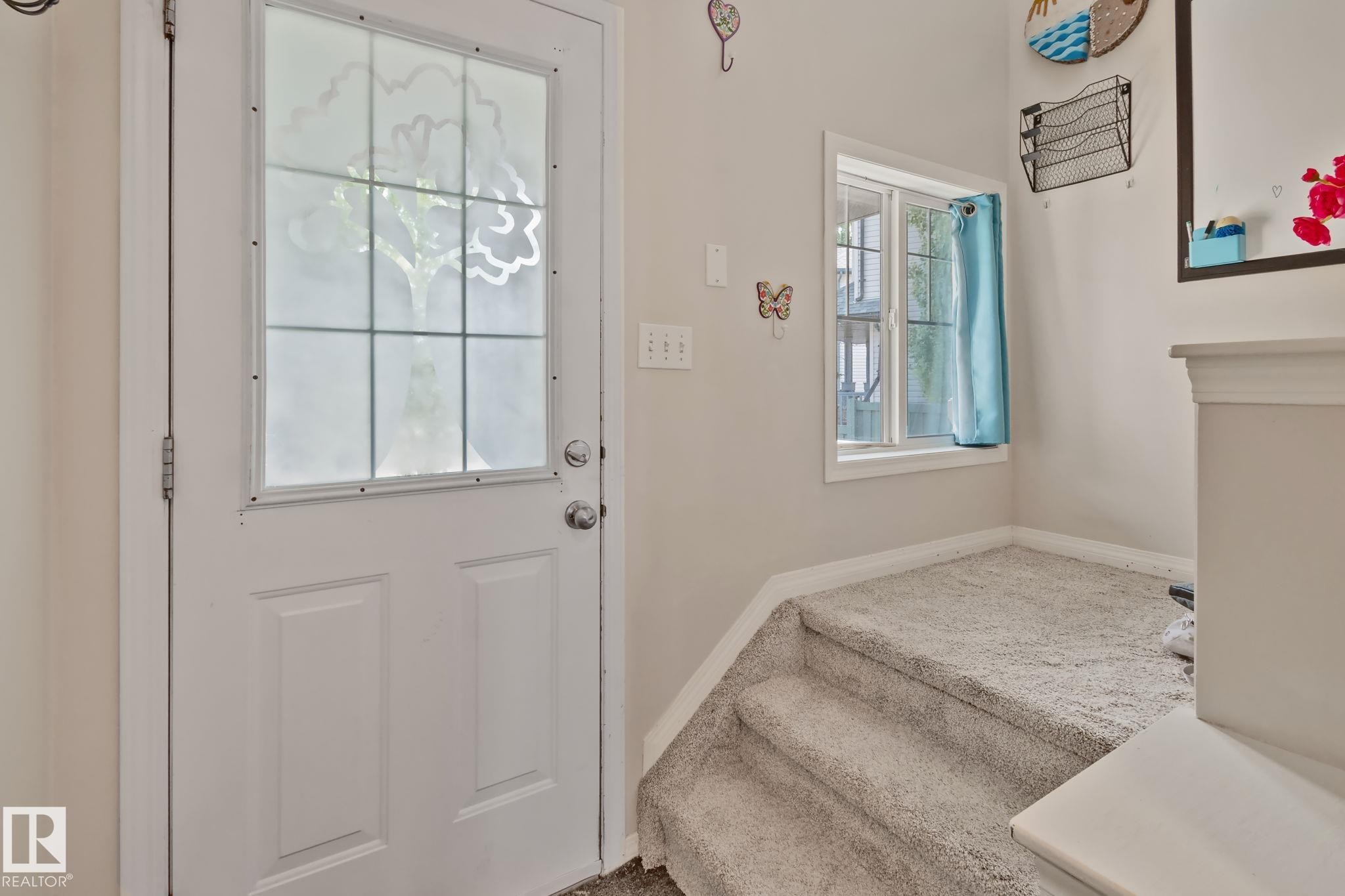 12248 16 Avenue Sw, Edmonton, AB - Indoor Photo Showing Other Room