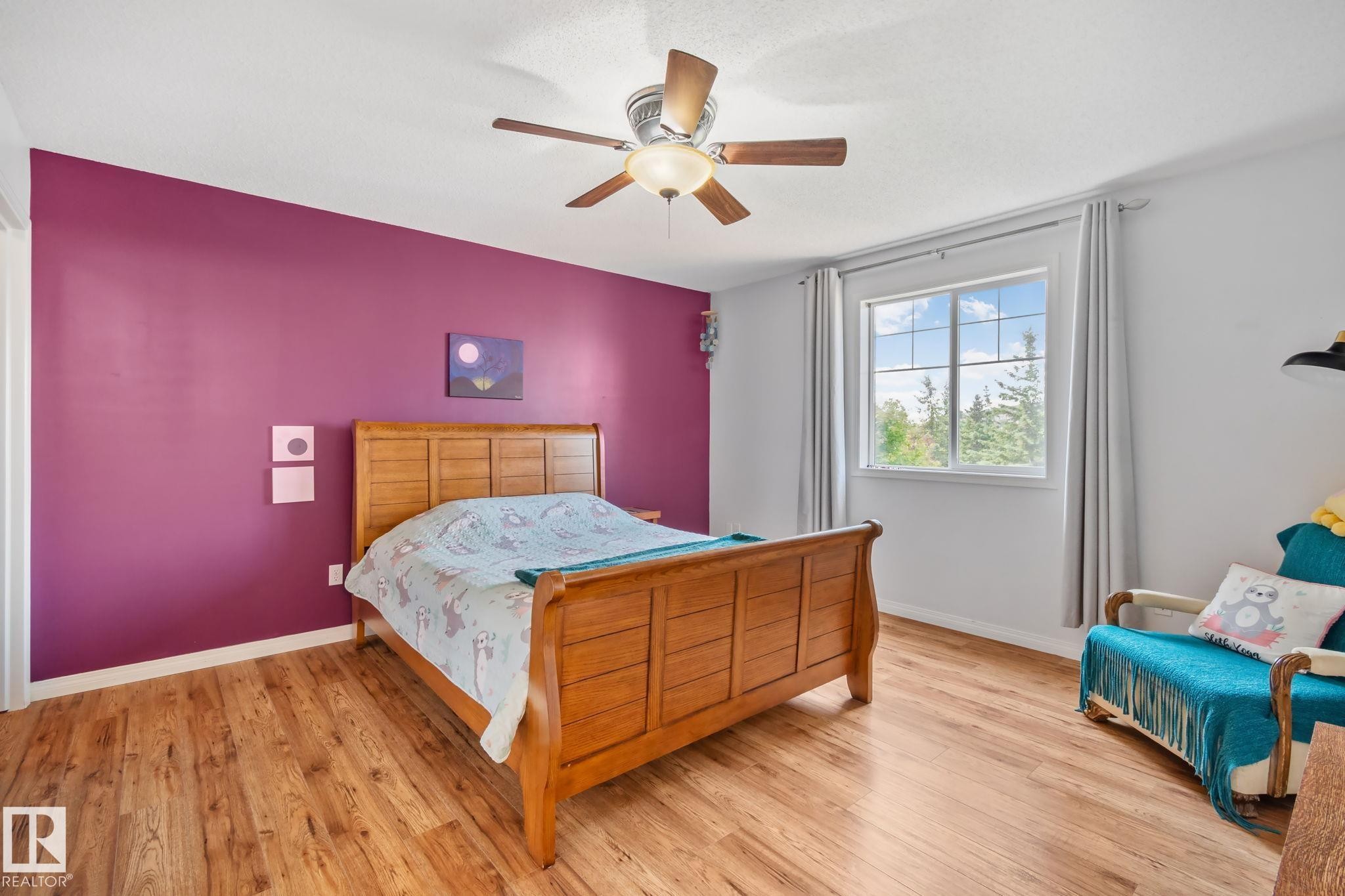 12248 16 Avenue Sw, Edmonton, AB - Indoor Photo Showing Bedroom