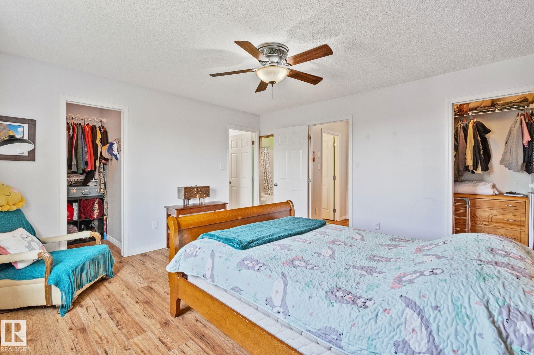 12248 16 Avenue Sw, Edmonton, AB - Indoor Photo Showing Bedroom