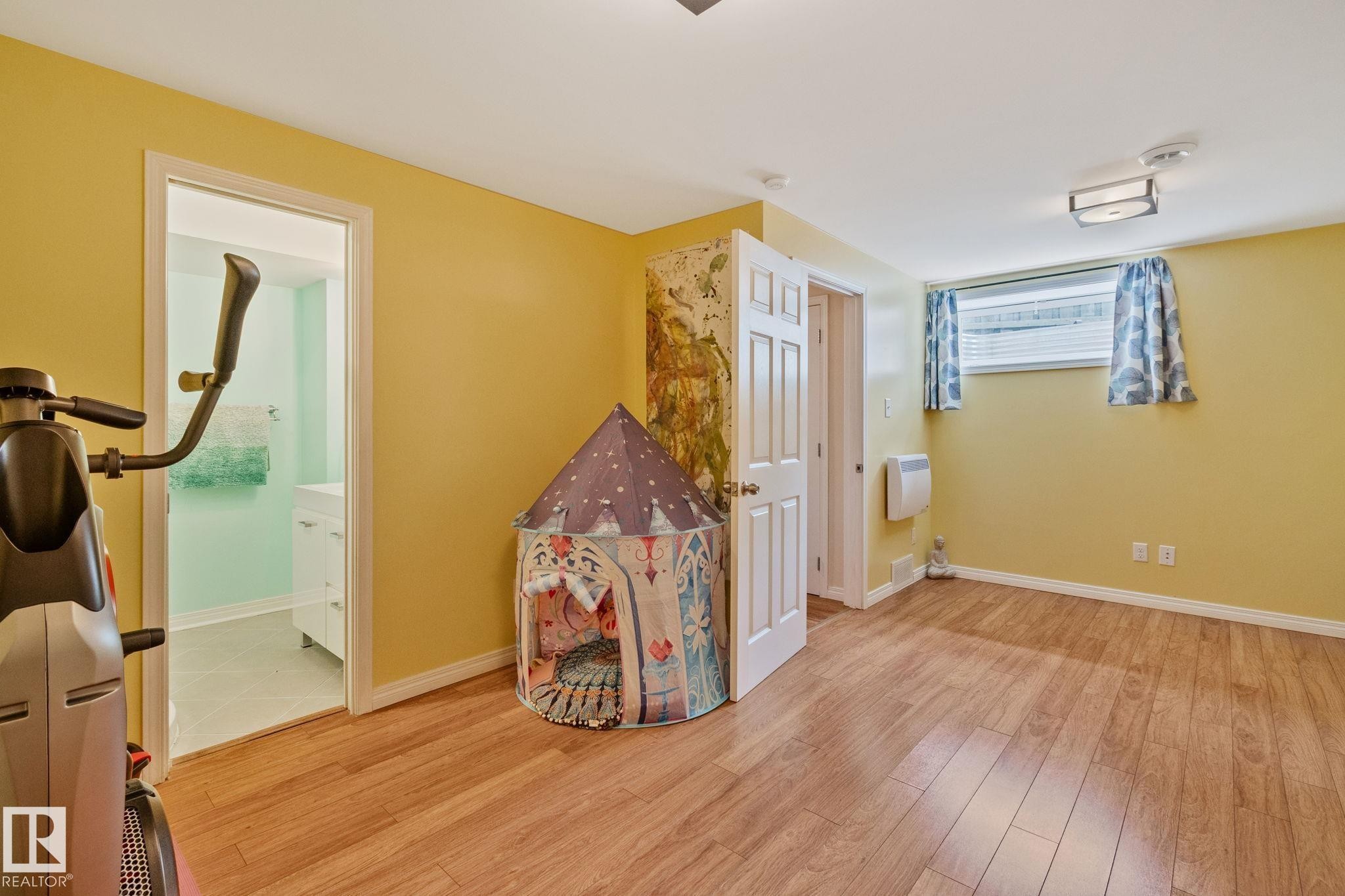12248 16 Avenue Sw, Edmonton, AB - Indoor Photo Showing Other Room