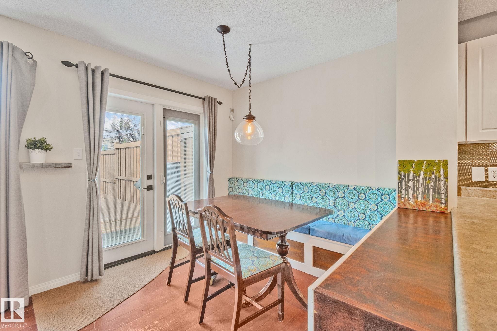 12248 16 Avenue Sw, Edmonton, AB - Indoor Photo Showing Dining Room