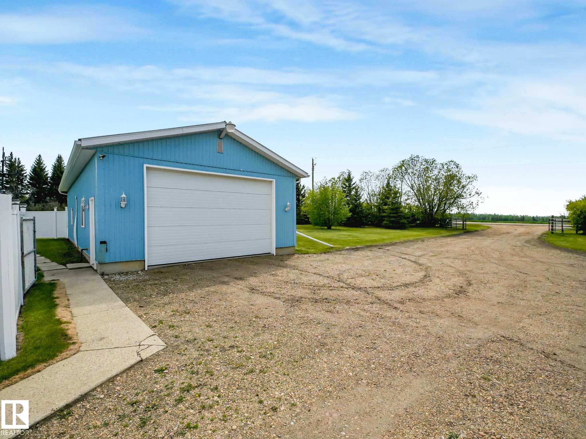 53133 Rge Road 223, Rural Strathcona County, AB - Outdoor