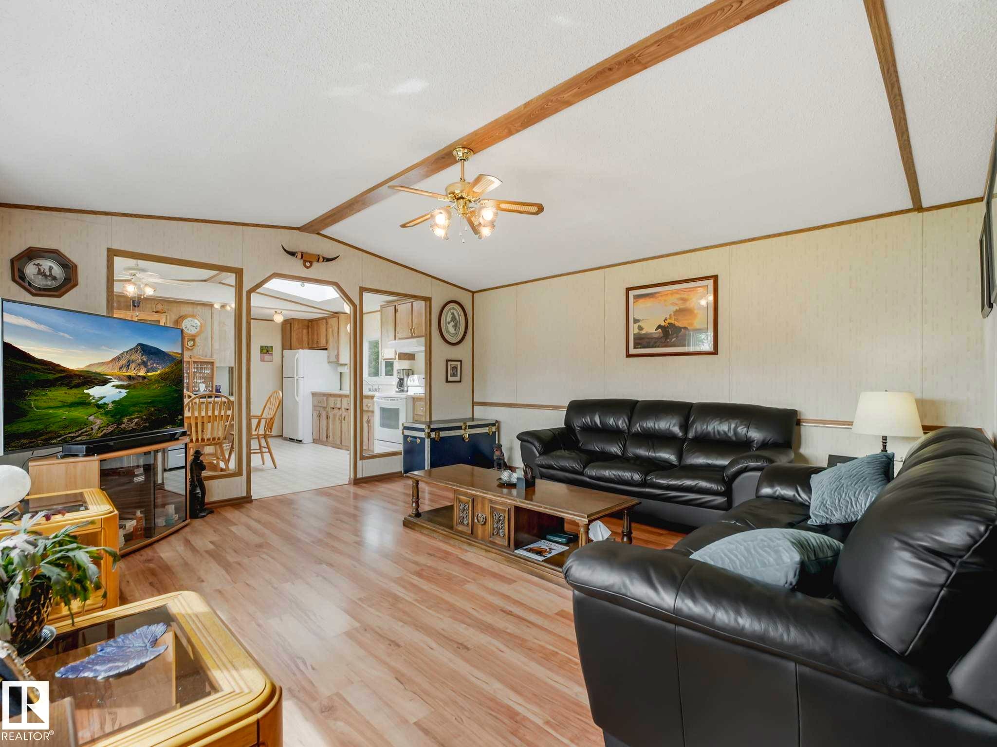 53133 Rge Road 223, Rural Strathcona County, AB - Indoor Photo Showing Living Room