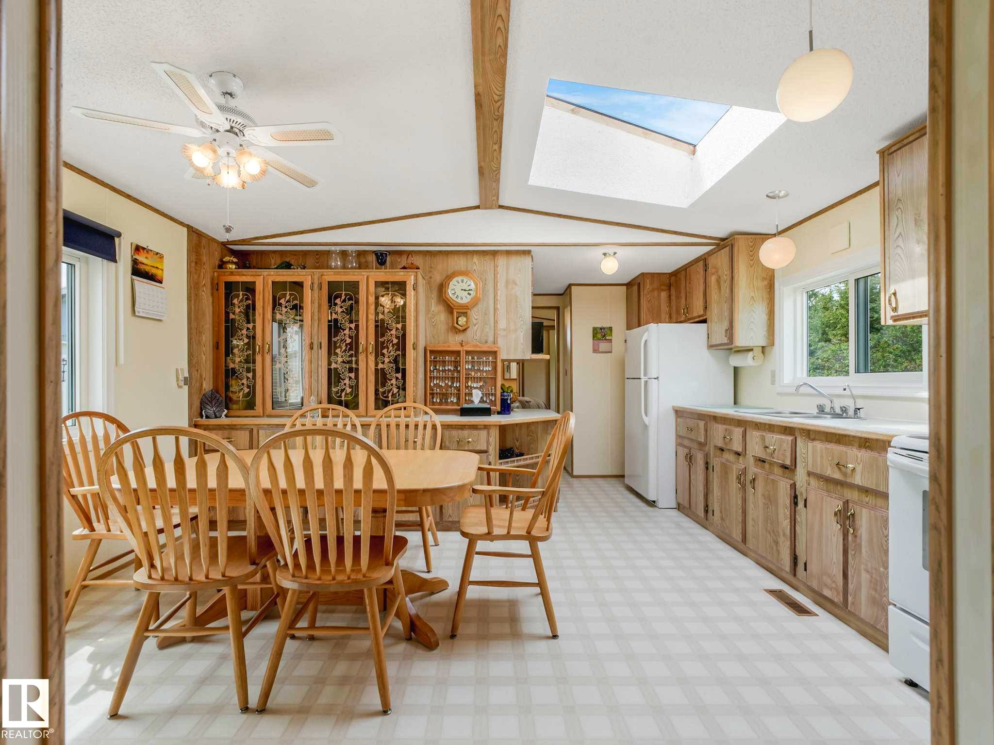 53133 Rge Road 223, Rural Strathcona County, AB - Indoor Photo Showing Dining Room