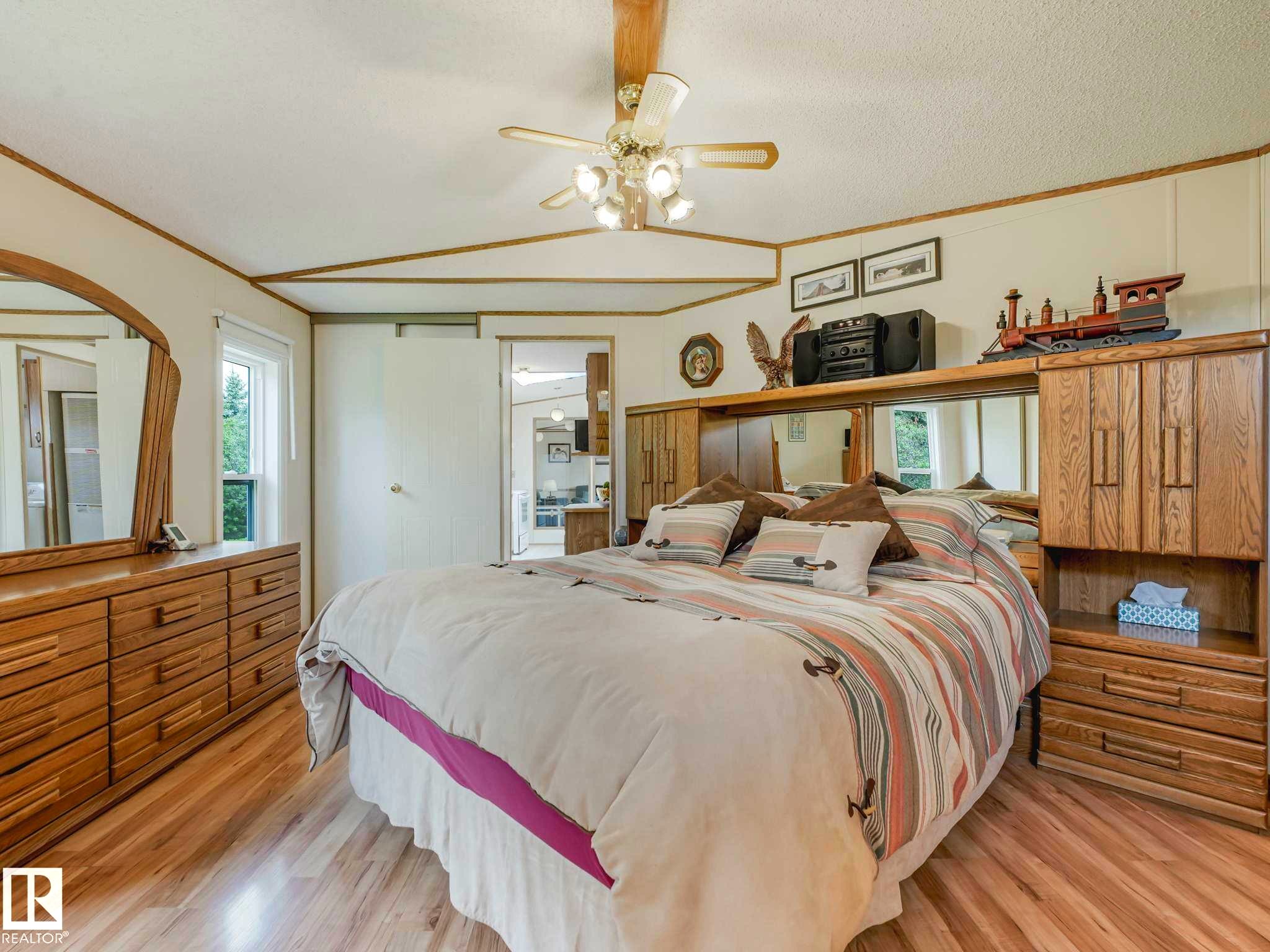 53133 Rge Road 223, Rural Strathcona County, AB - Indoor Photo Showing Bedroom