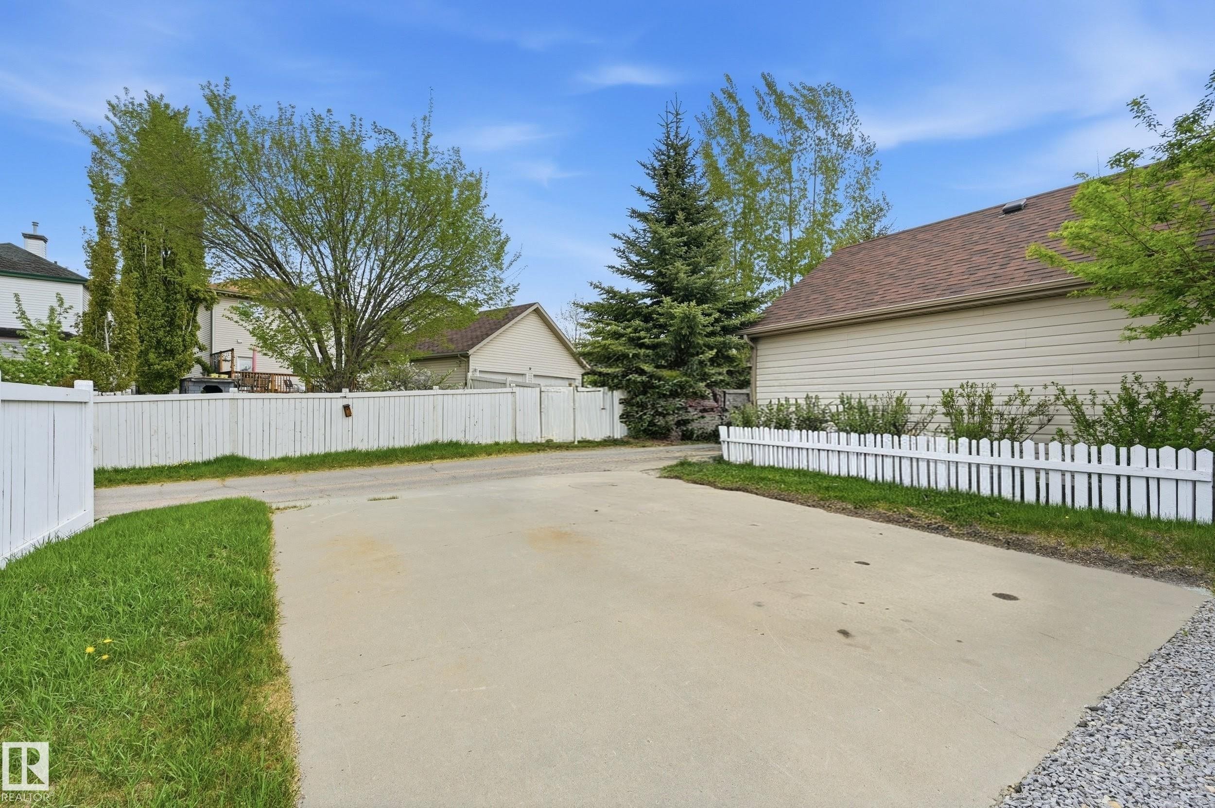 2050 Tanner Wynd Nw, Edmonton, AB - Outdoor