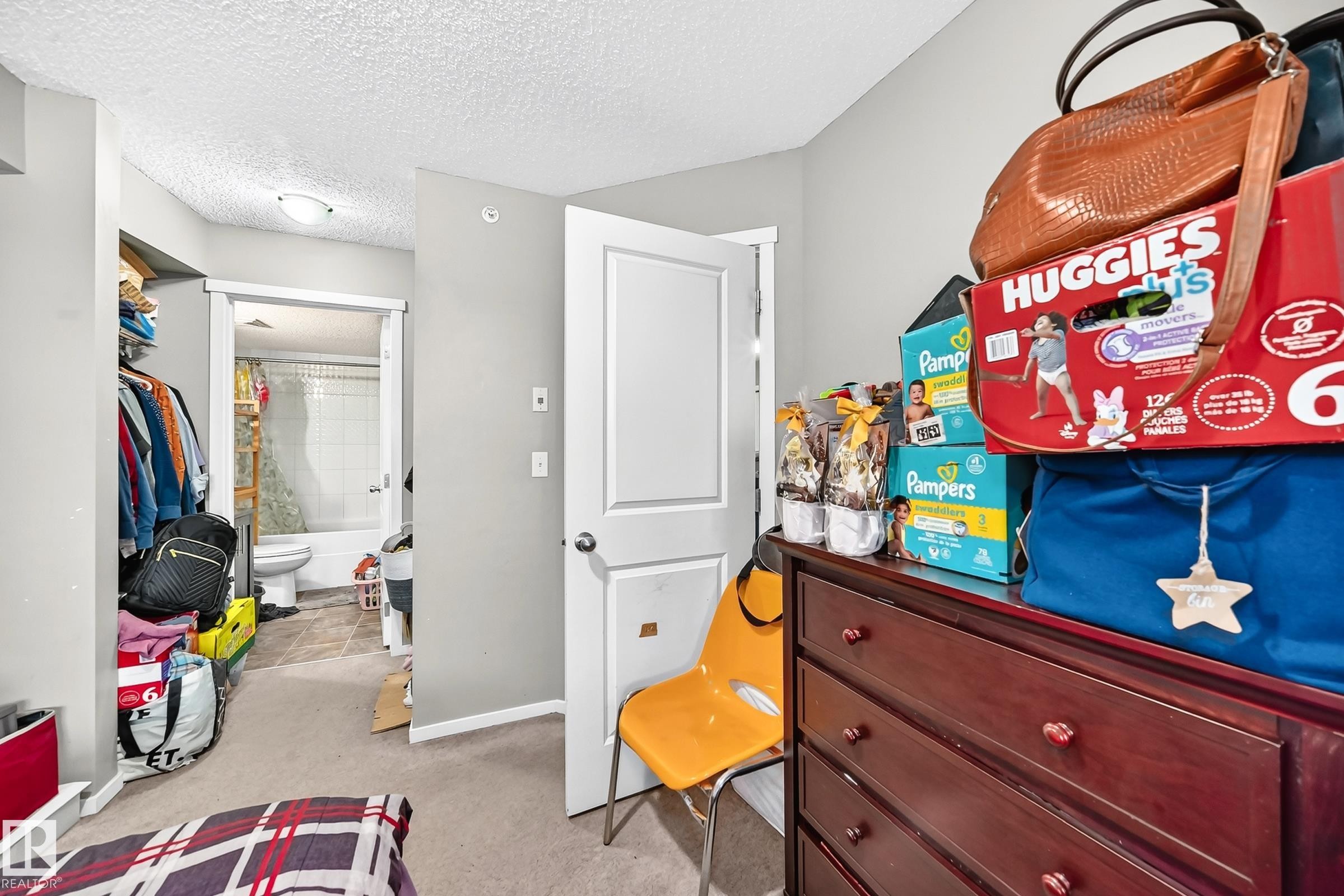 Image quality insufficient for description - #417 1510 Watt Dr Sw, Edmonton, AB - Indoor Photo Showing Other Room