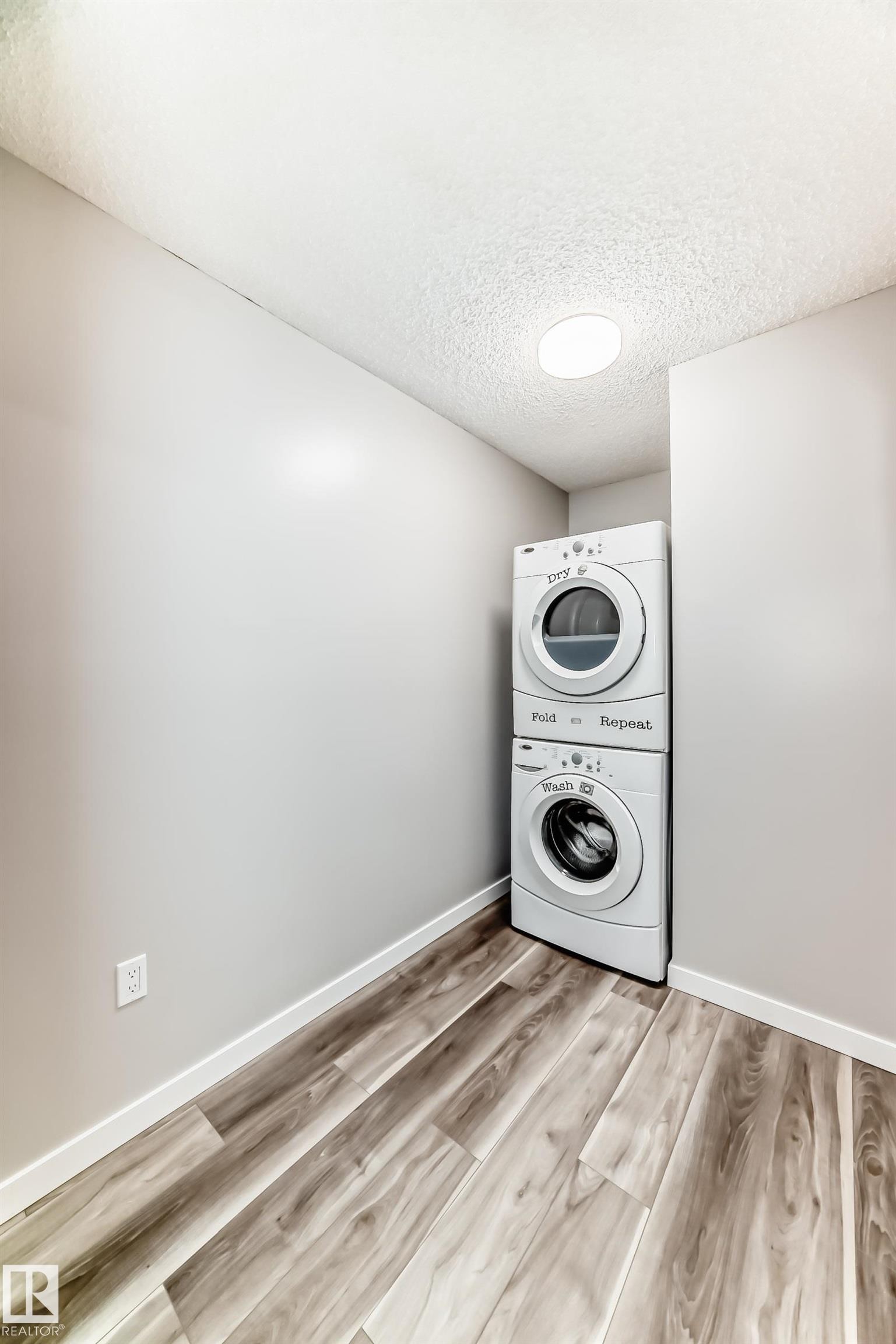 306 2508 50 Street, Edmonton, AB