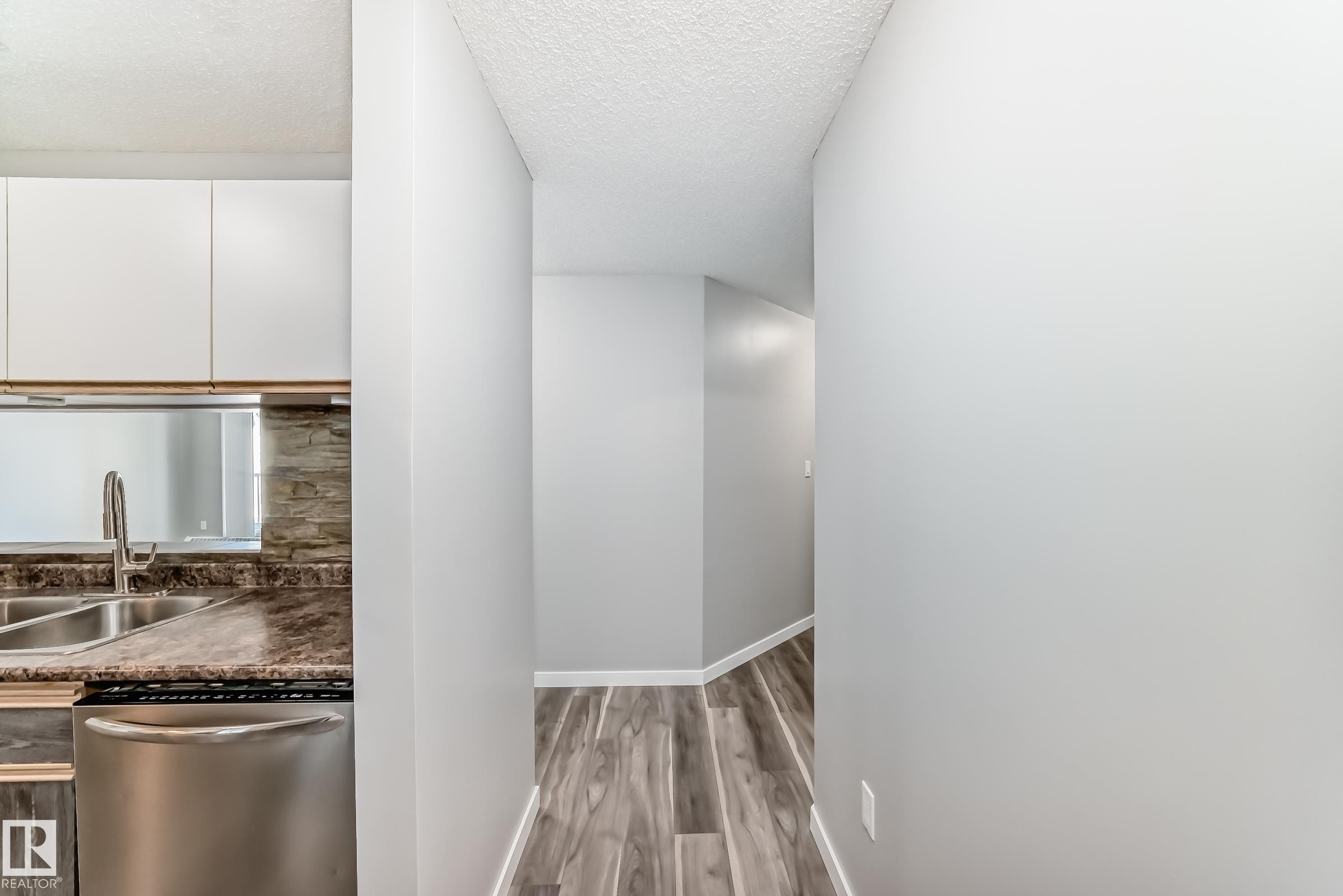 306 2508 50 Street, Edmonton, AB