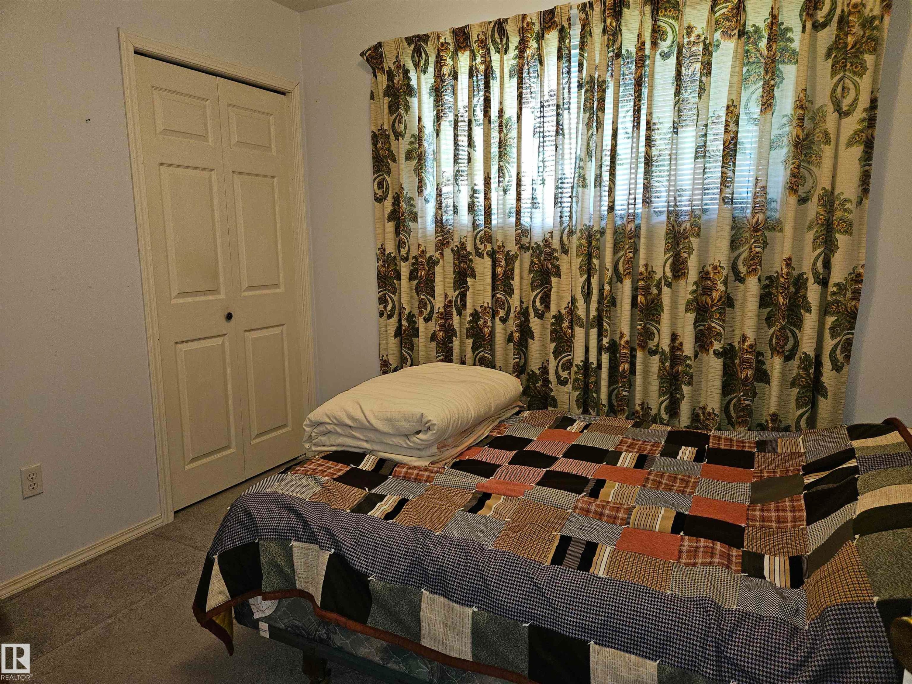 2 of 2 - 57415 Range Road 93, Rural St. Paul County, AB - Indoor