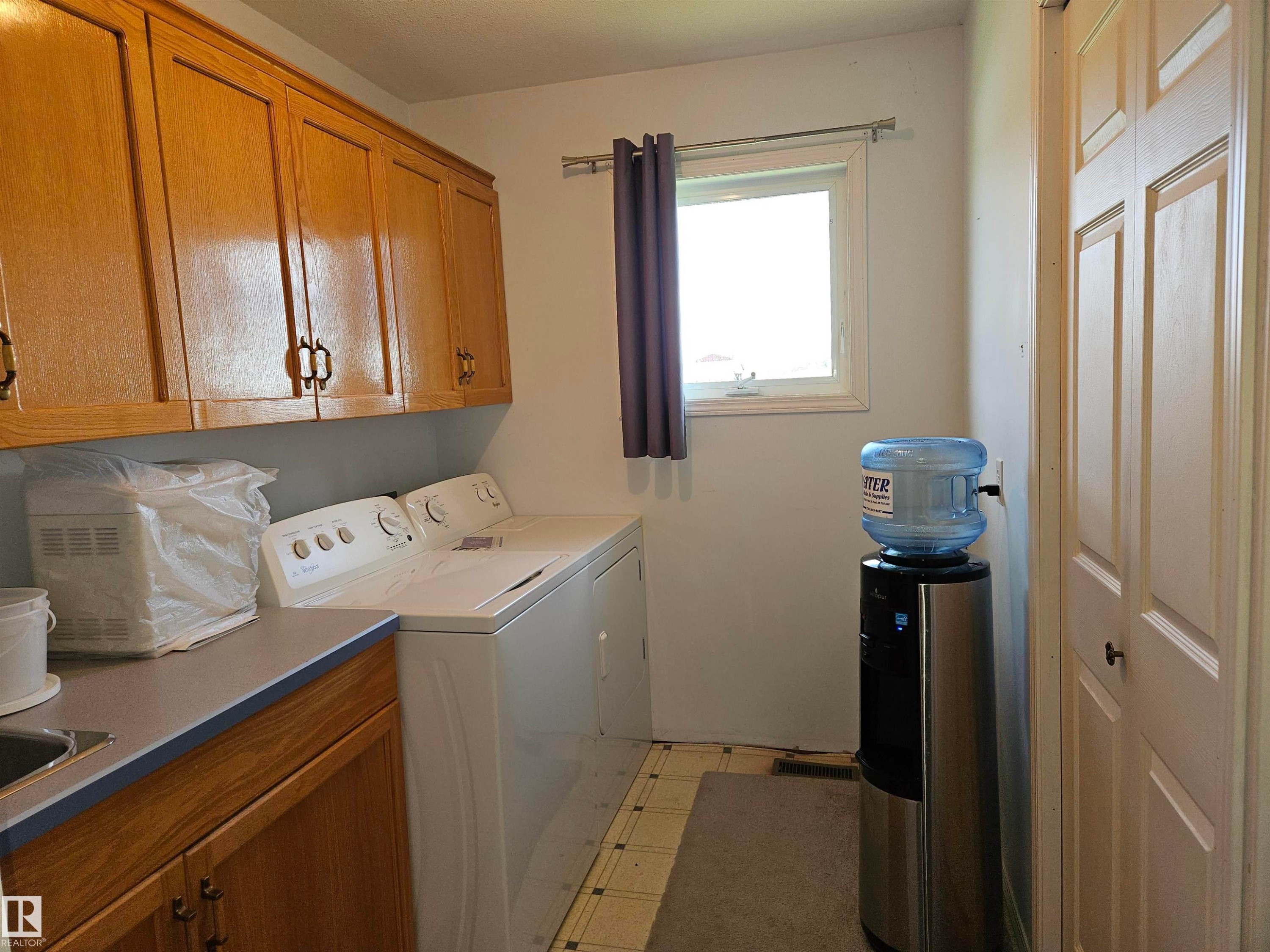 57415 Range Road 93, Rural St. Paul County, AB - Indoor Photo Showing Laundry Room
