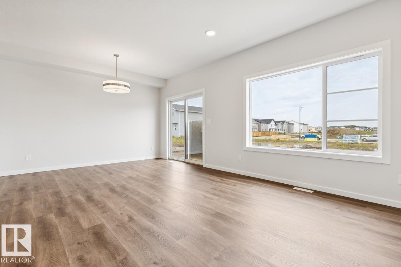 2482 Egret Loop Nw, Edmonton, AB - Indoor
