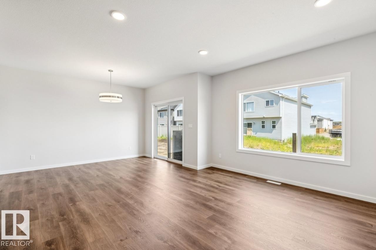 2476 Egret Loop Nw, Edmonton, AB