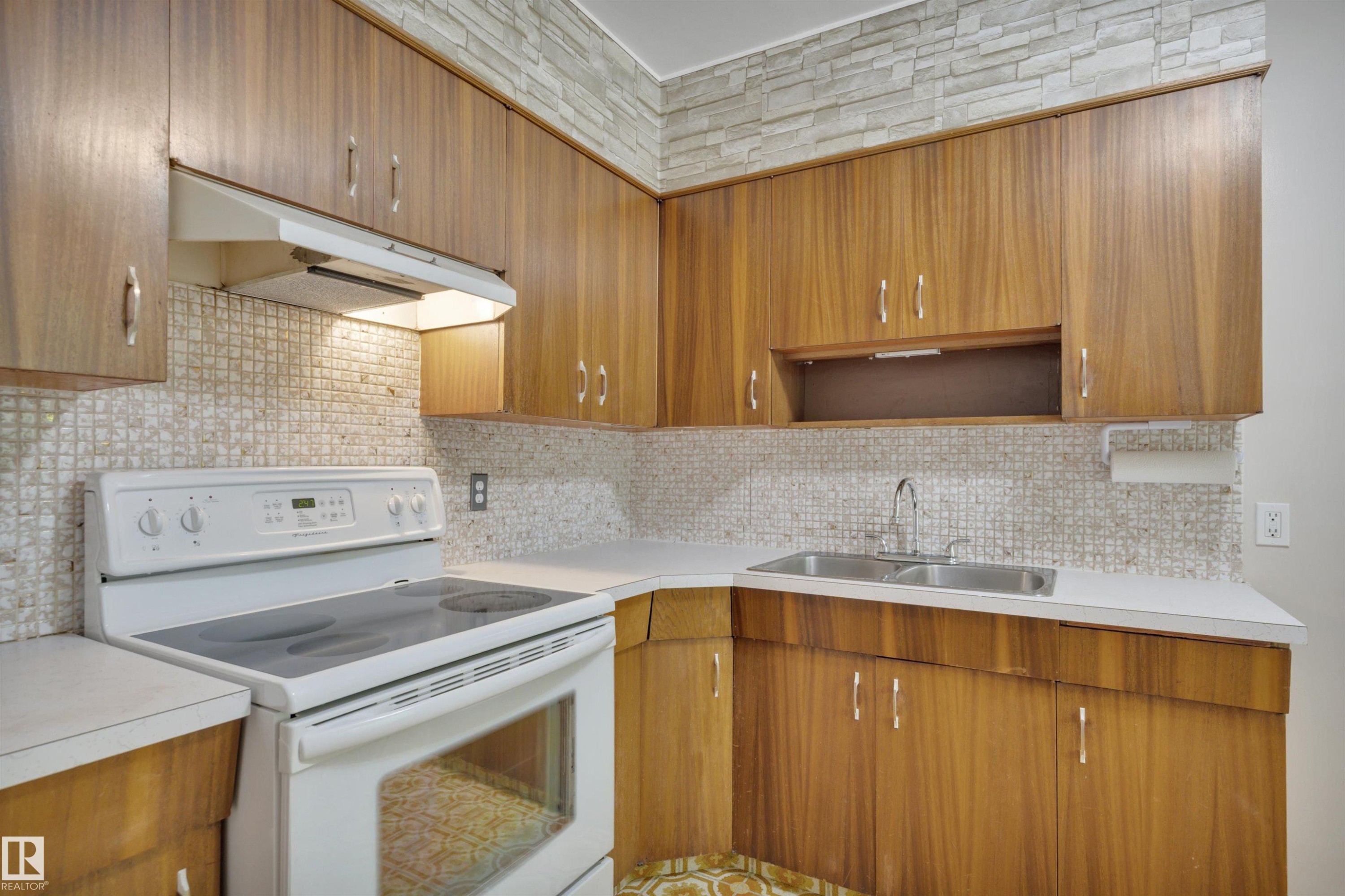 9307 92 Street, Edmonton, AB